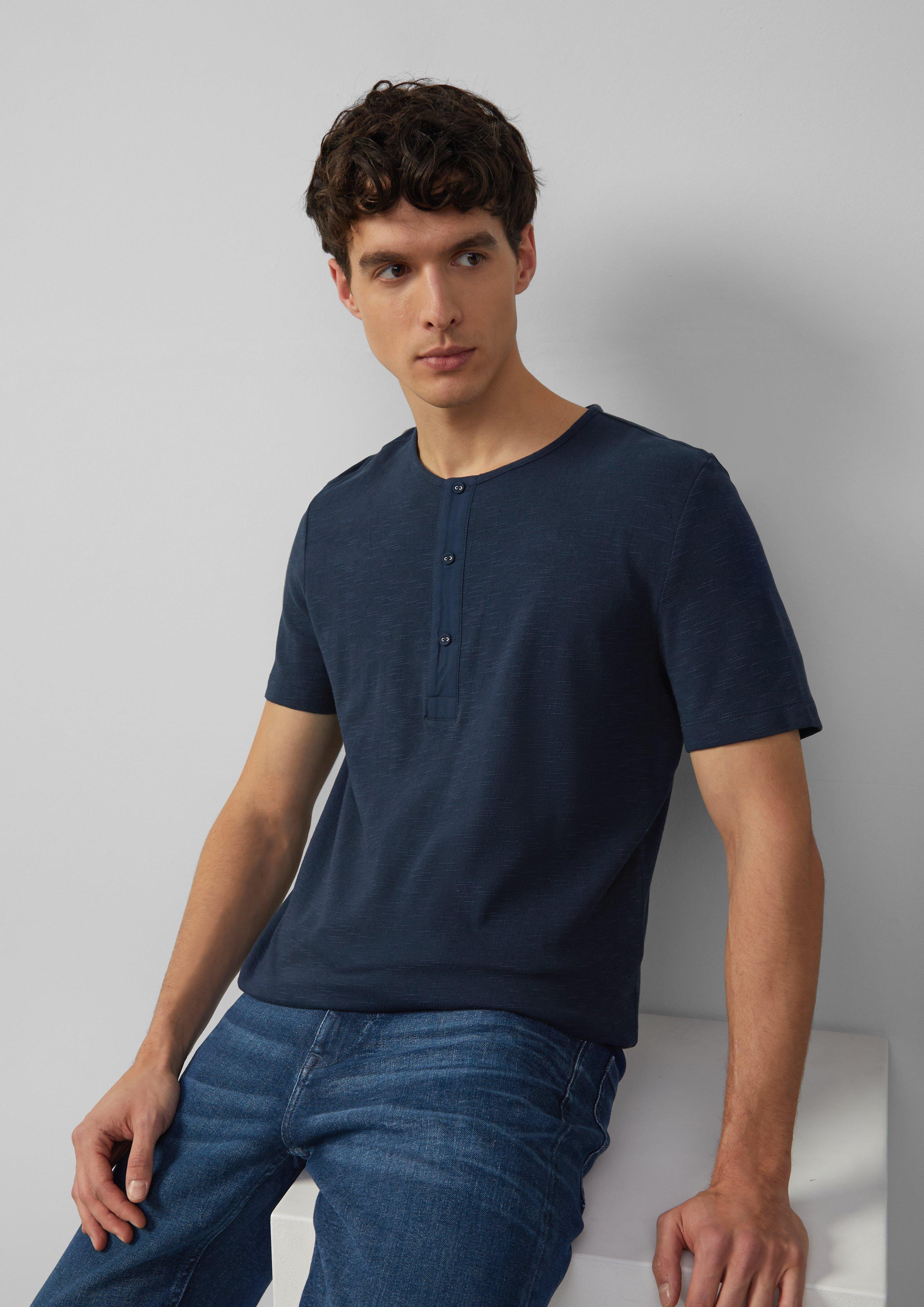 T-shirt in 5852 & 0120