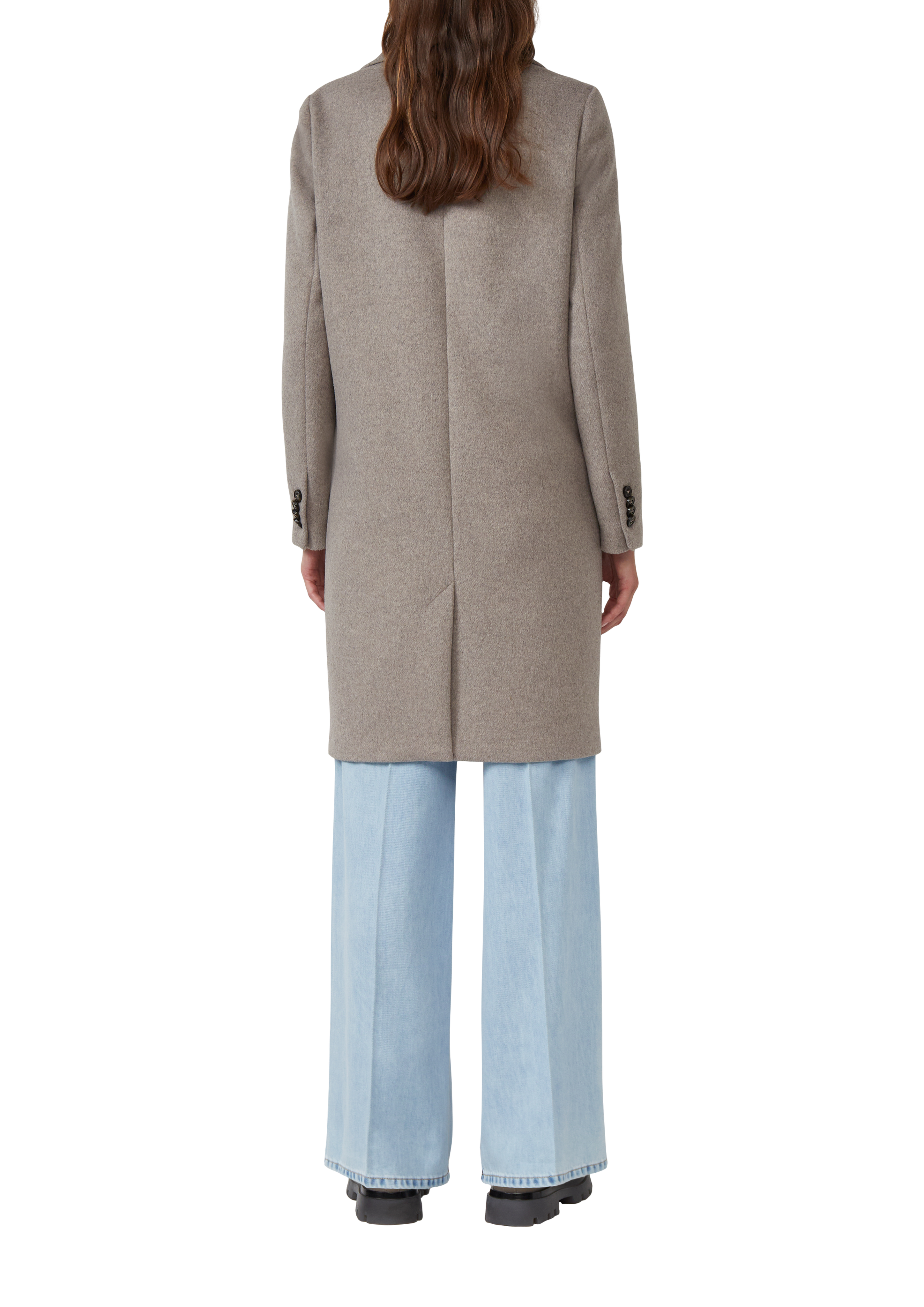 Thumbnail - Outdoor-Mantel