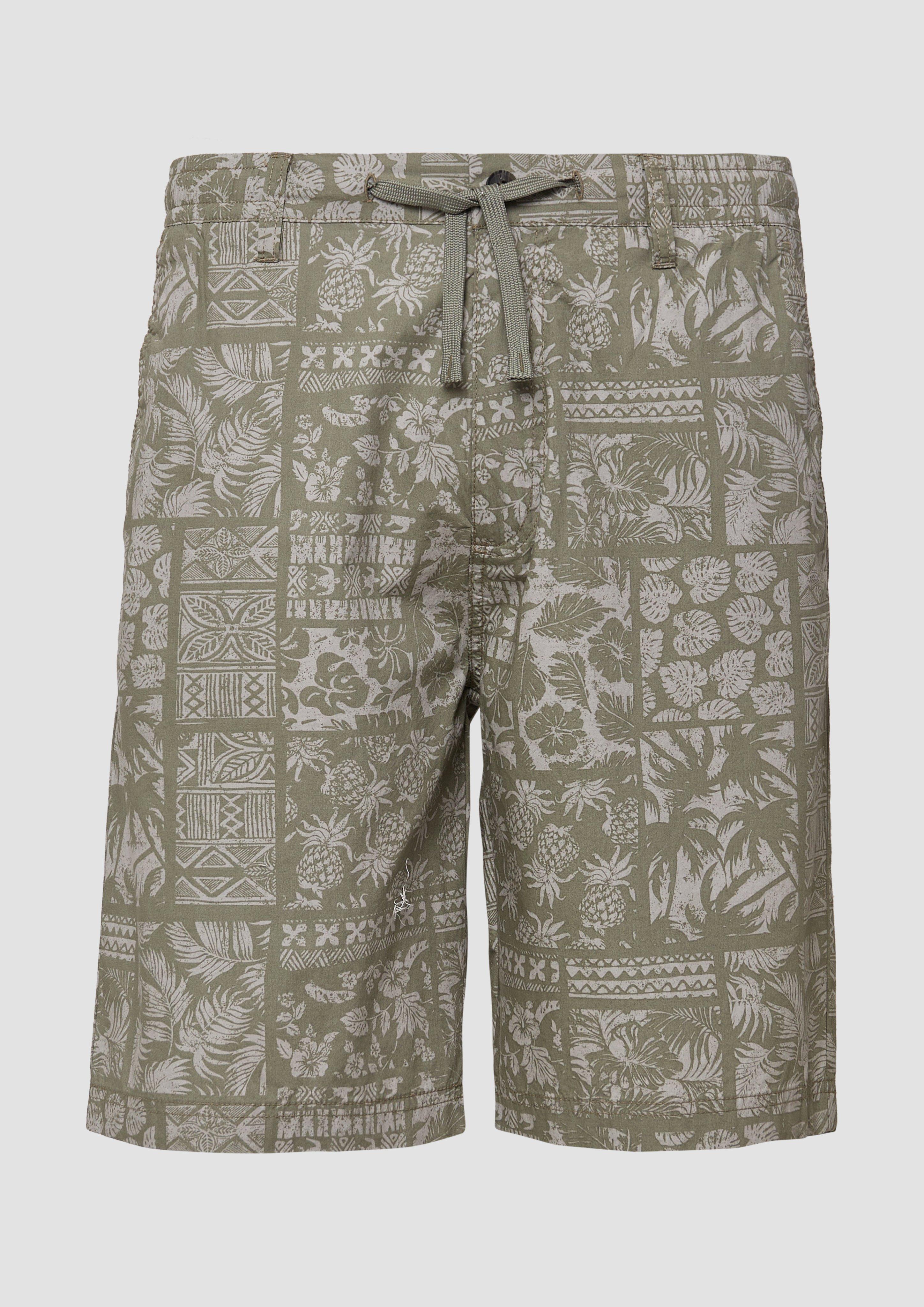 s.Oliver - Detroit: Bermuda im Relaxed Fit und All-over-Print, Herren, Grün