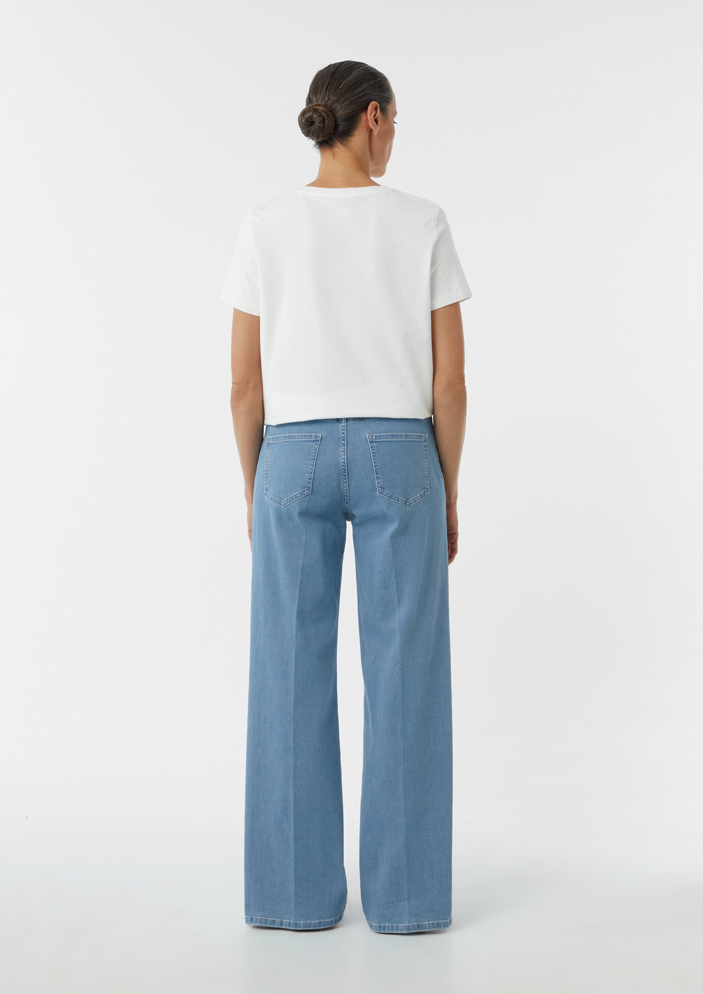 T-Shirt in 01E2, 80E3, 01E1 & 40E2