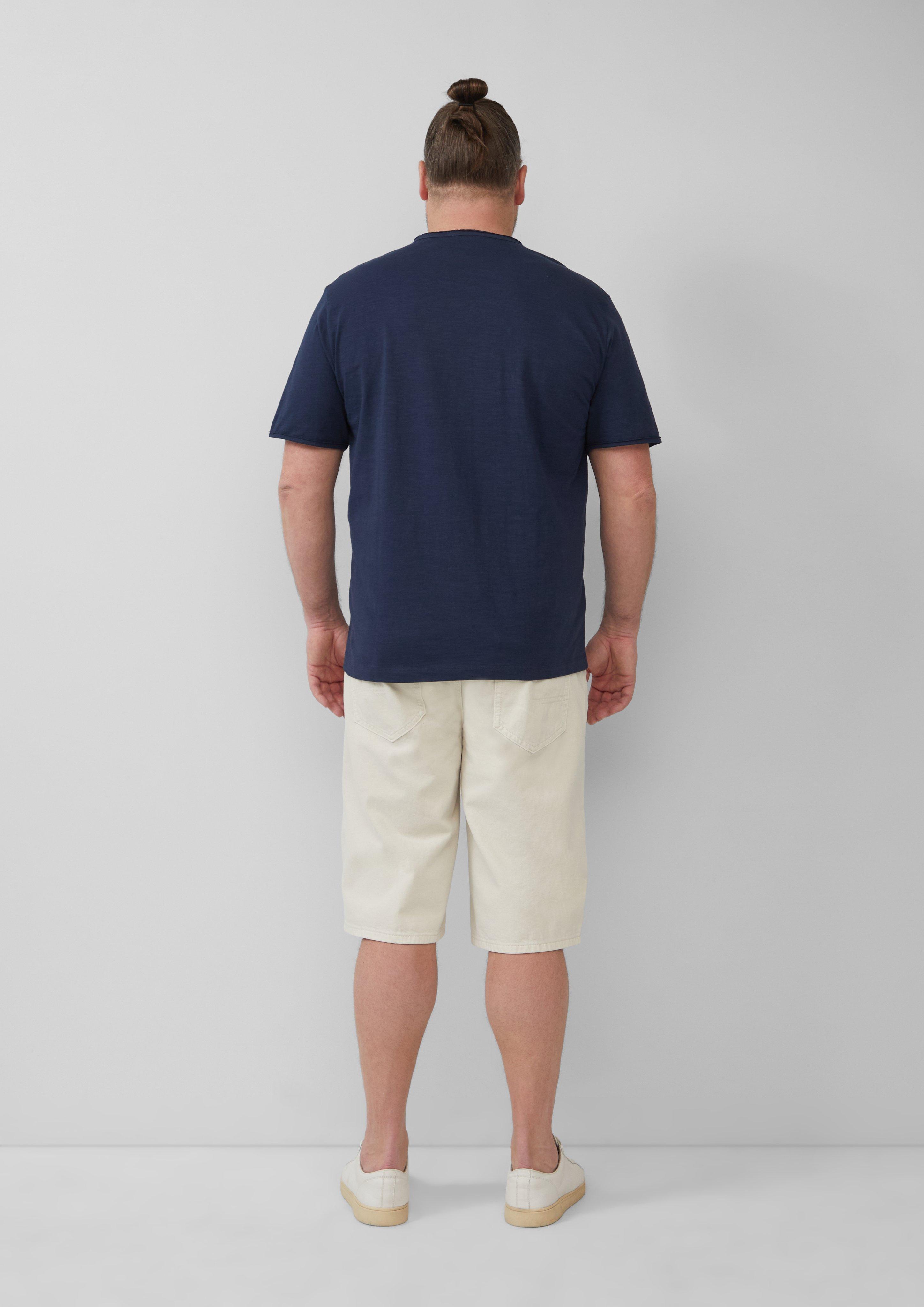 T-shirt in 5852, 1210 & 6259