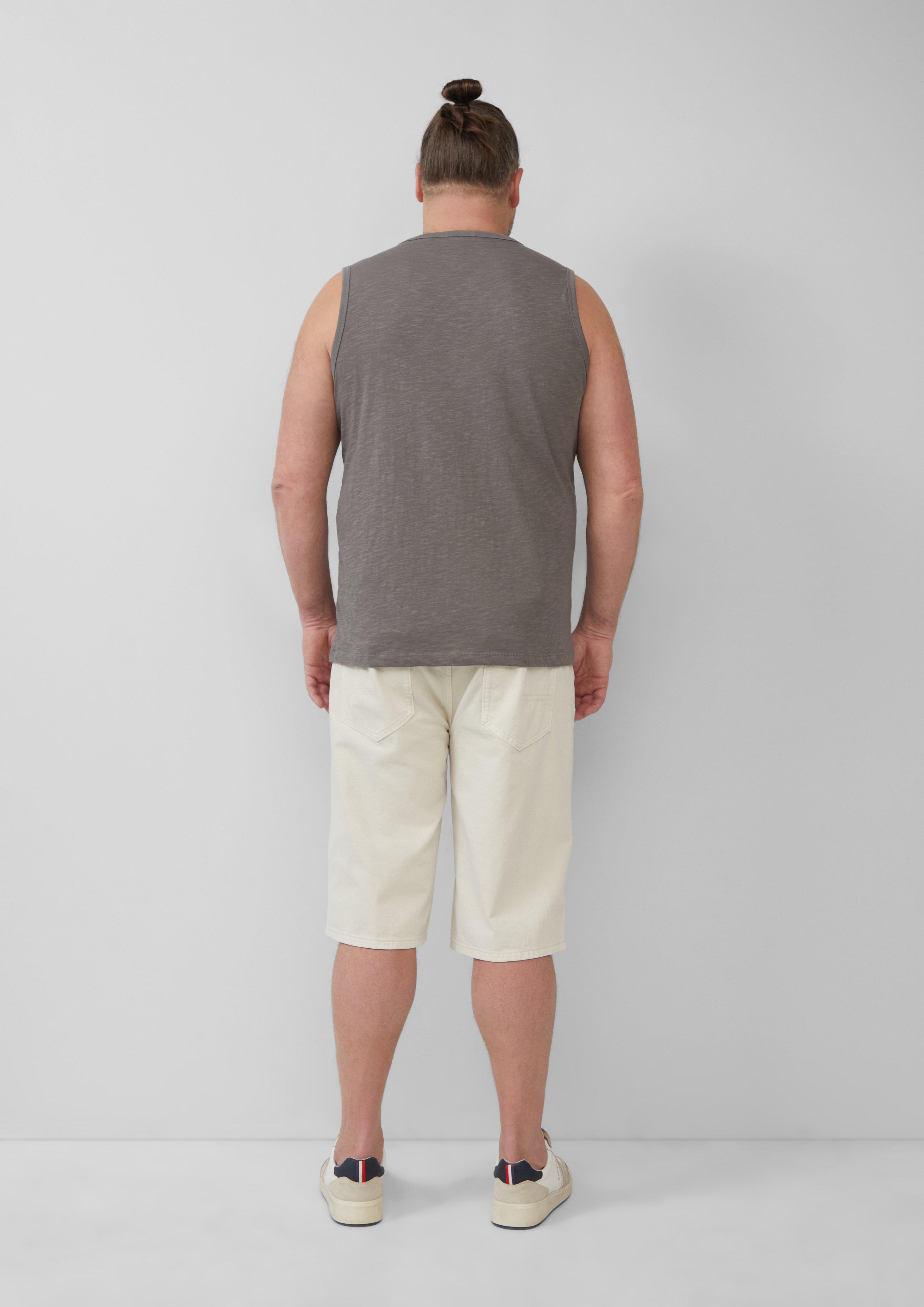 T-shirt in 9467, 5852 & 0100