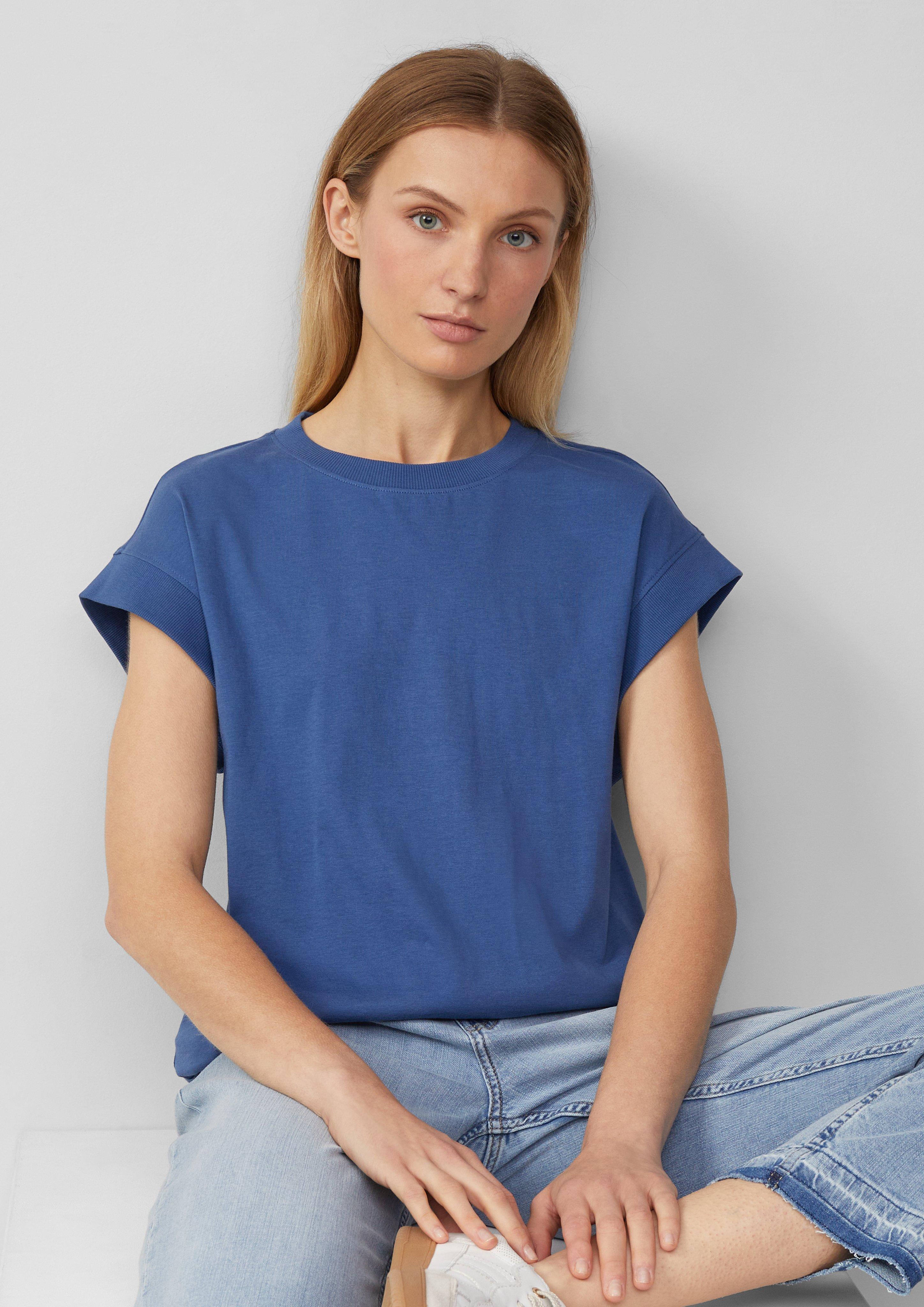 T-shirt in 5527, 9999, 3902 & 0603