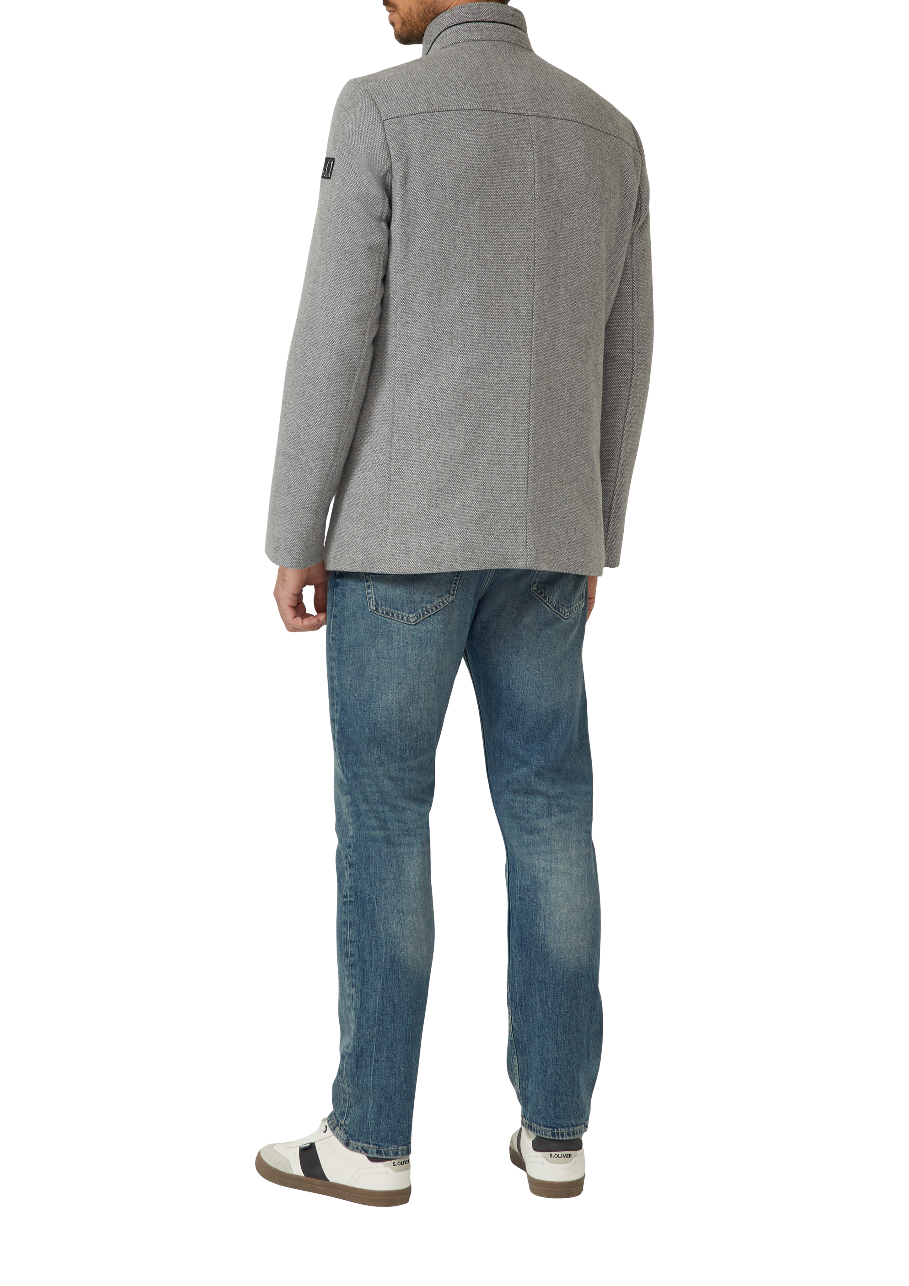 Thumbnail - Outdoor-Mantel