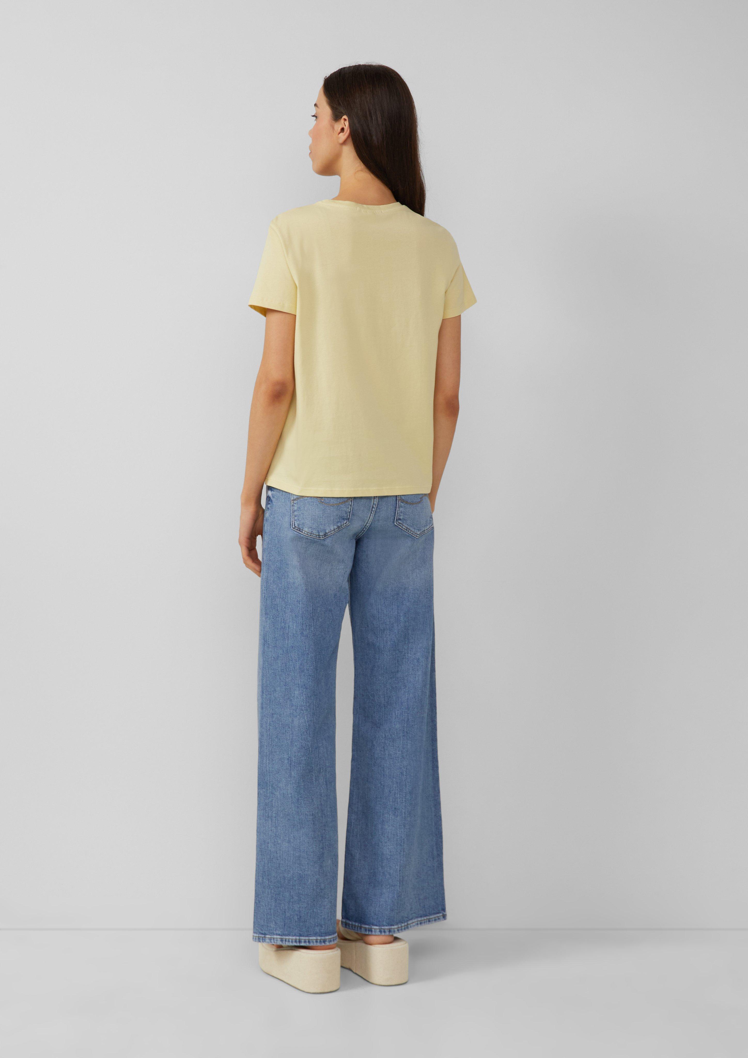 T-shirt in 12D0, 02D0, 99D1, 50D2, 08D2 & 20D1