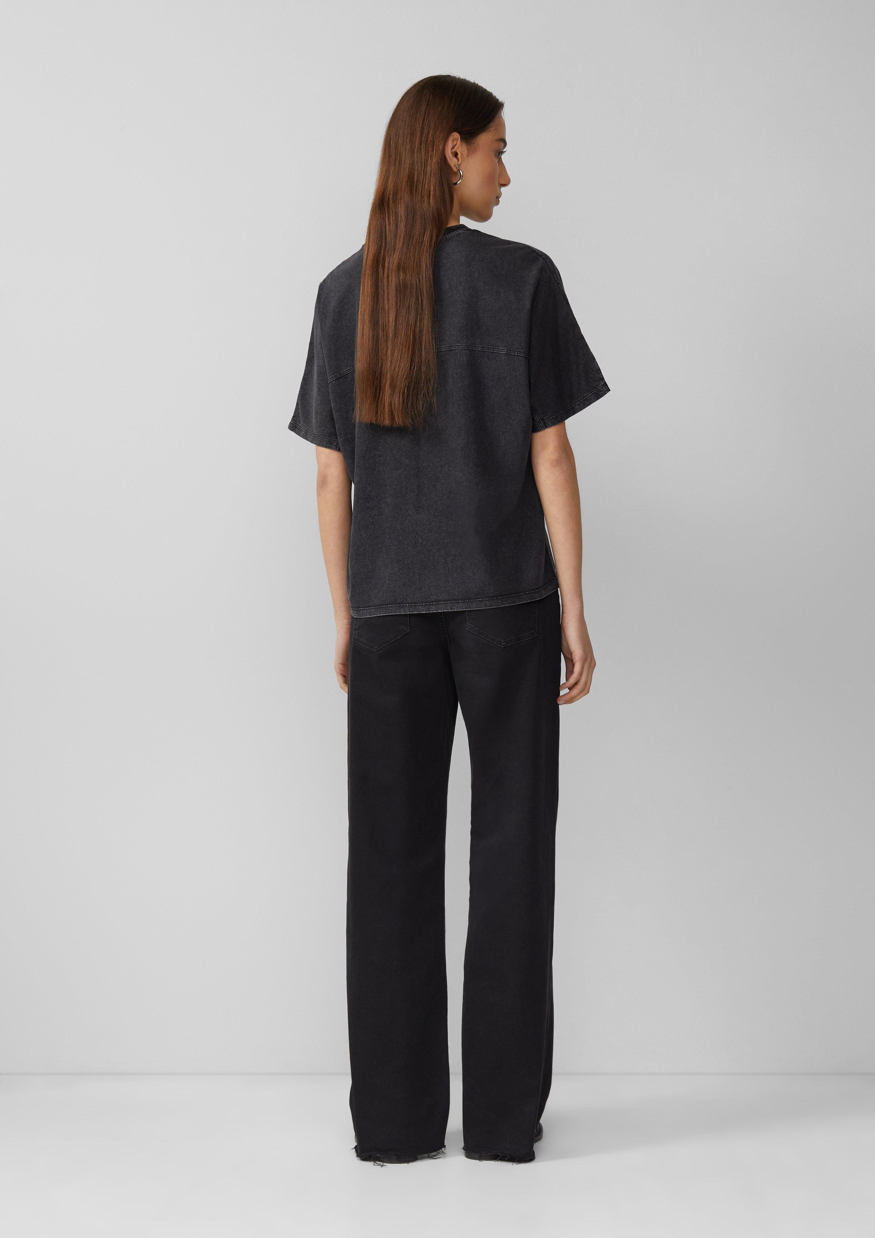 T-Shirt in 99D0 & 72D0