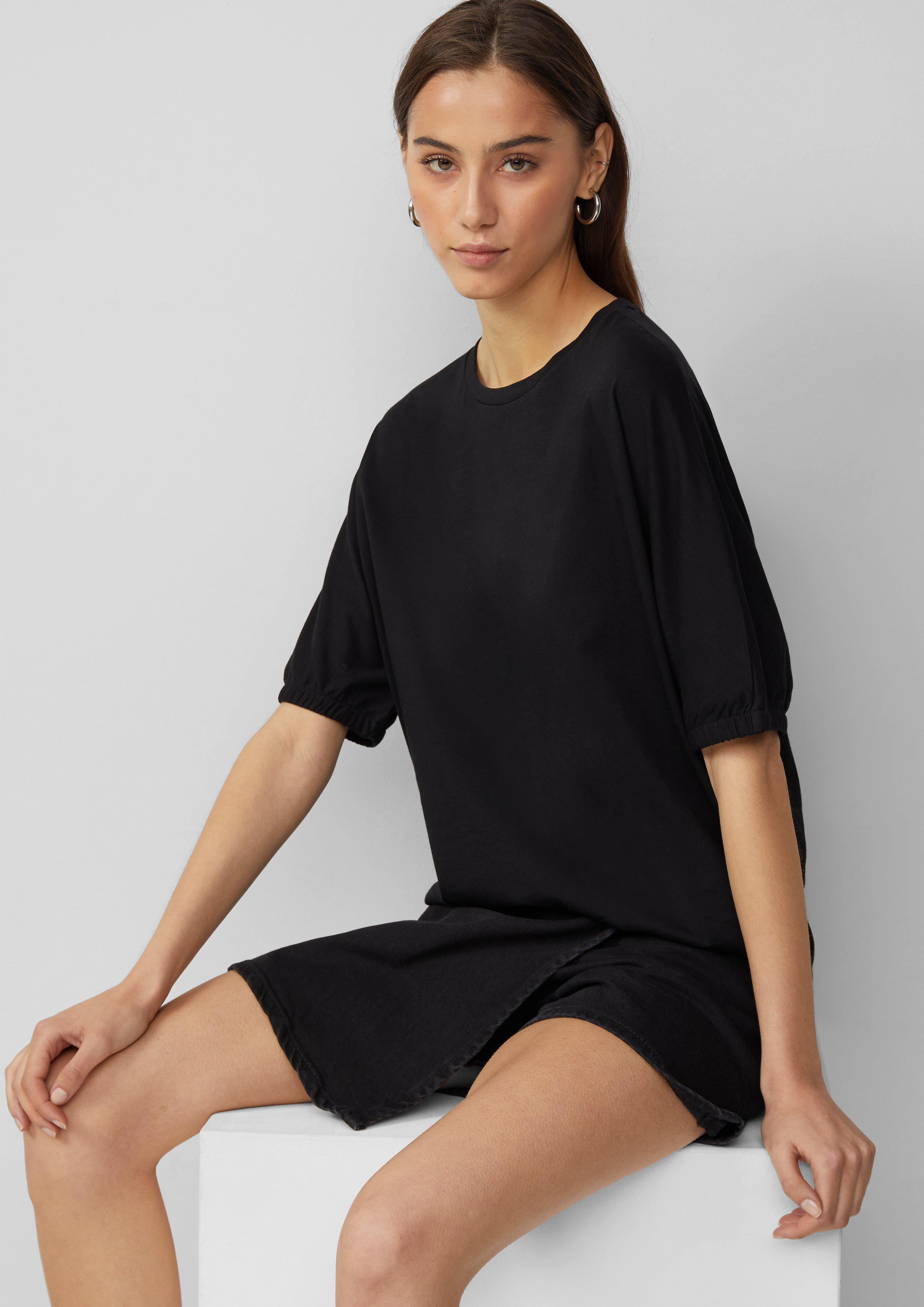 T-Shirt in 9999 & 0200