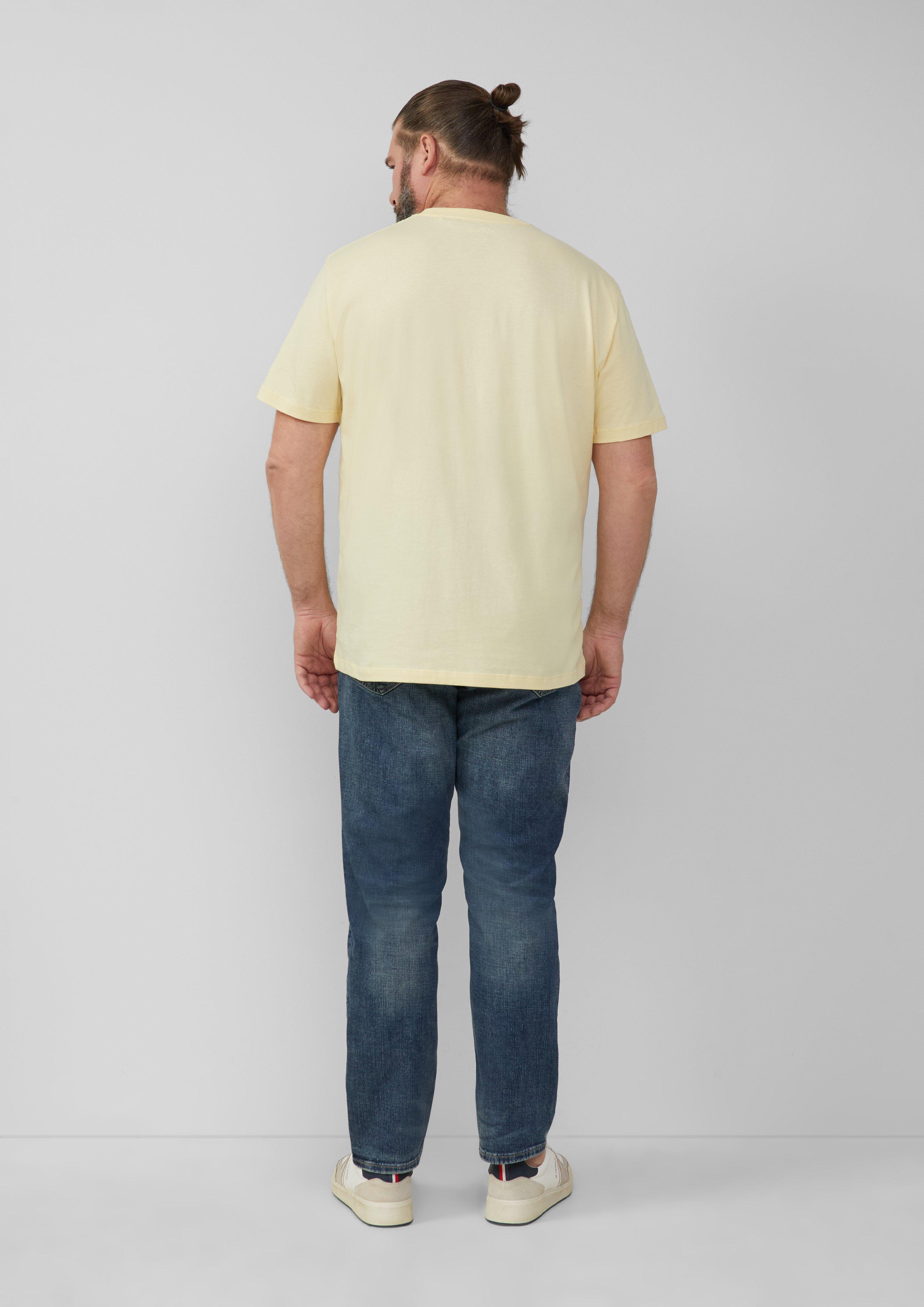 T-shirt in 12D1, 58D2 & 01D1