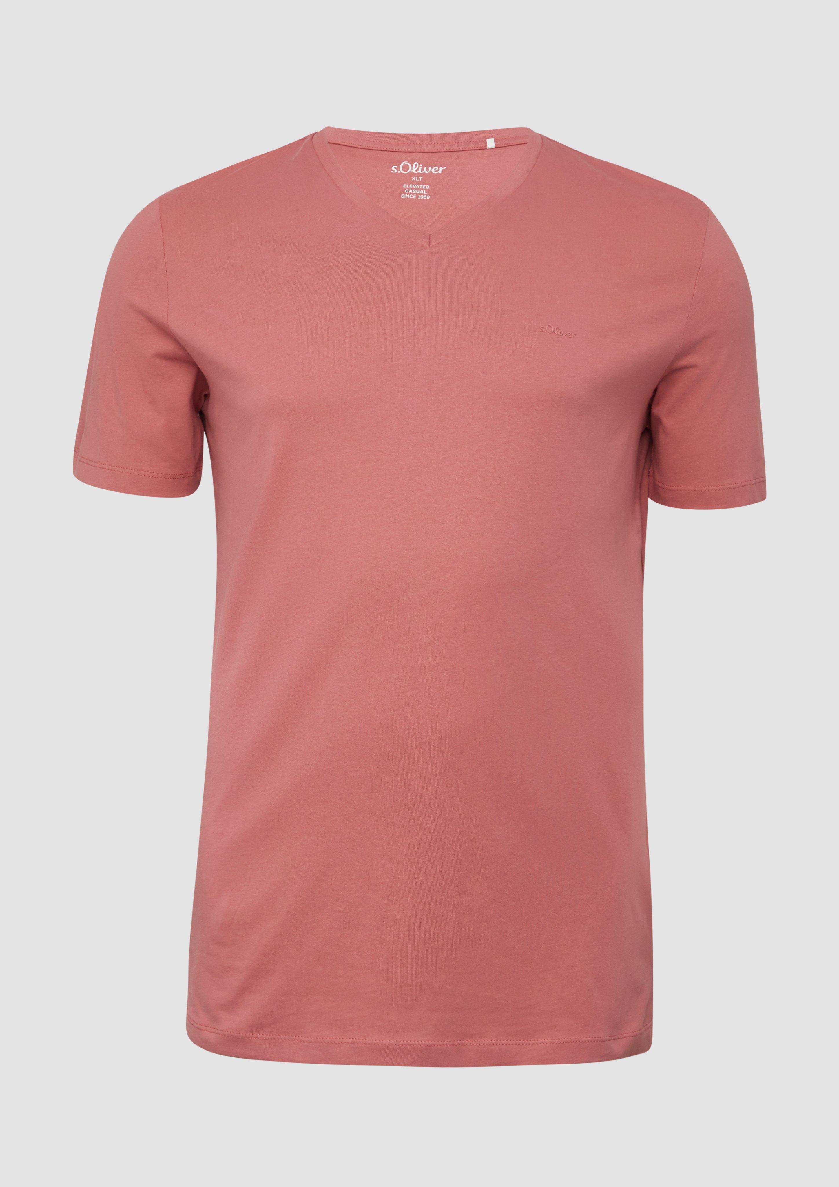 s.Oliver - T-Shirt mit V-Ausschnitt und Logo-Stickerei, Herren, Rosa