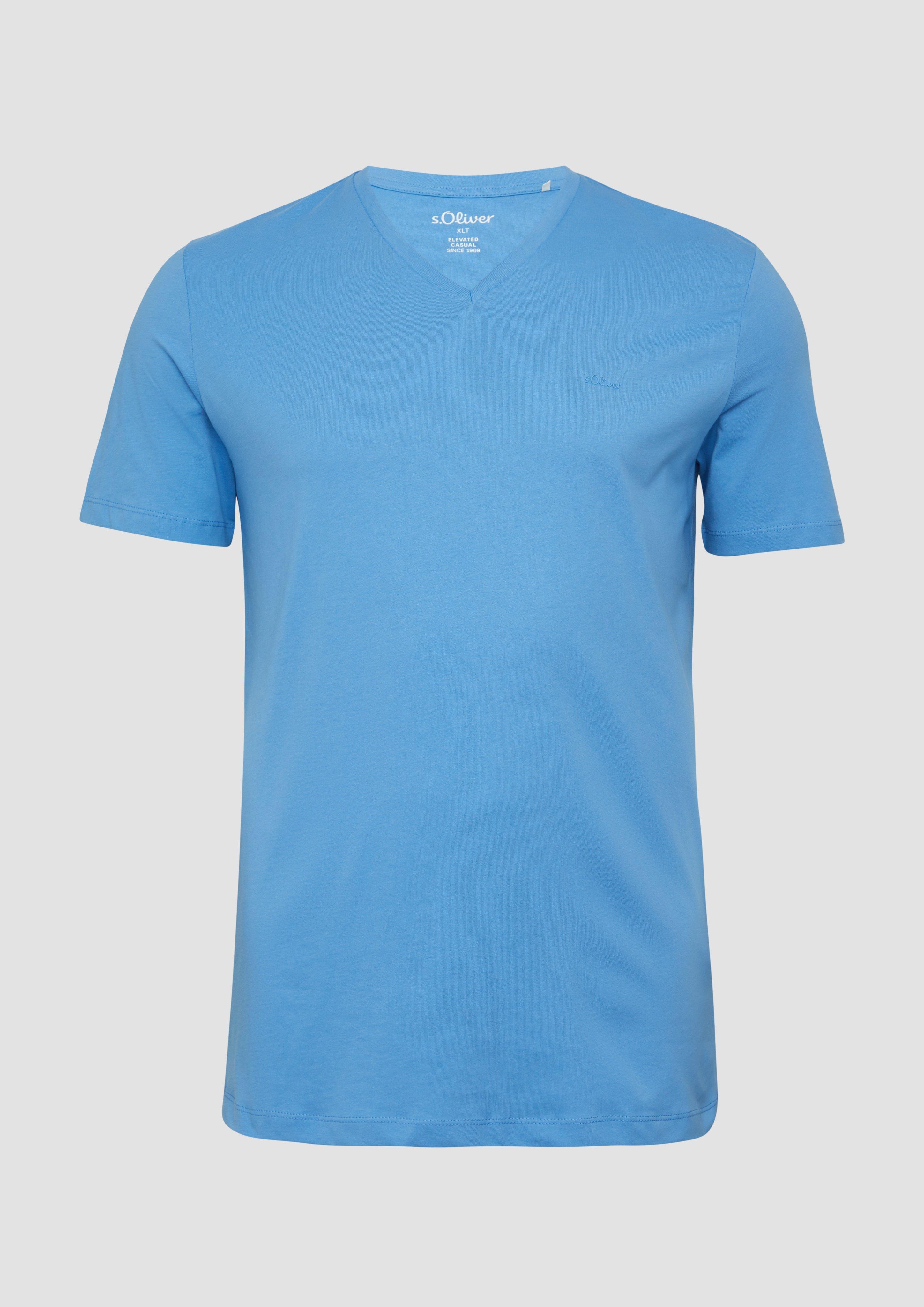 s.Oliver - T-Shirt mit V-Ausschnitt und Logo-Stickerei, Herren, blau