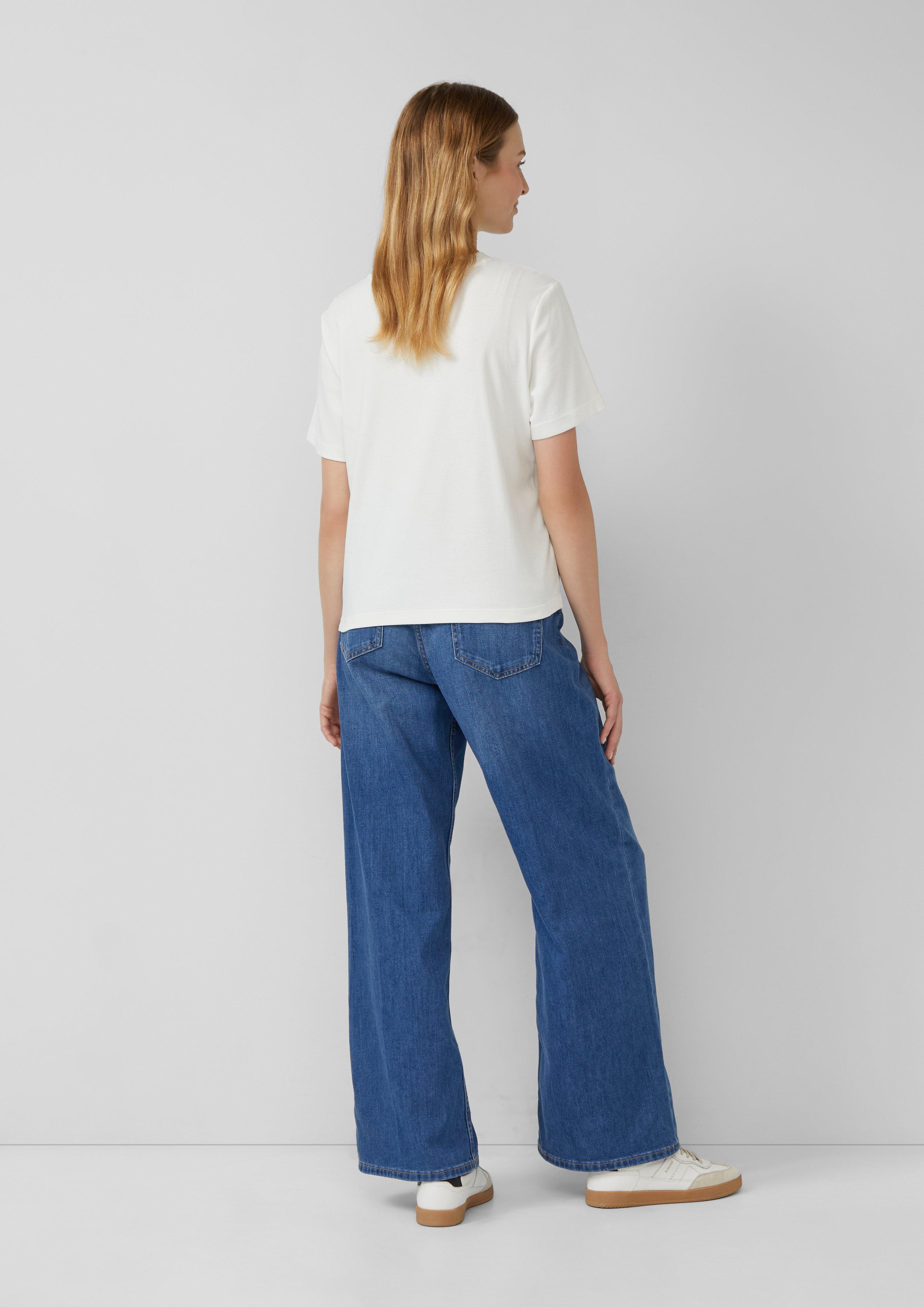 T-shirt in 02D2, 55D2, 69D0, 59D0, 51D2 & 06D0