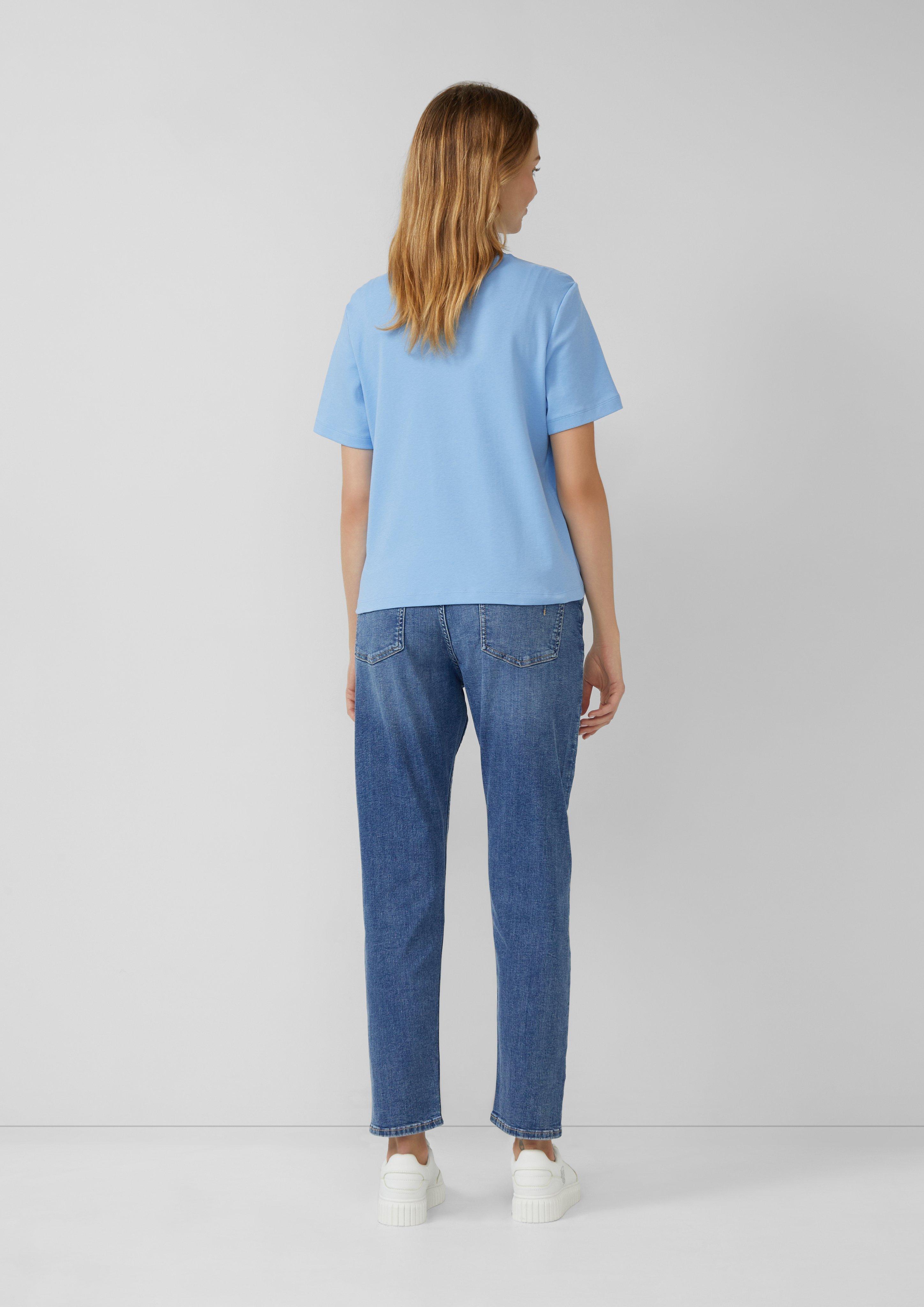 T-Shirt in 51D2, 55D2, 69D0, 59D0, 02D2 & 06D0