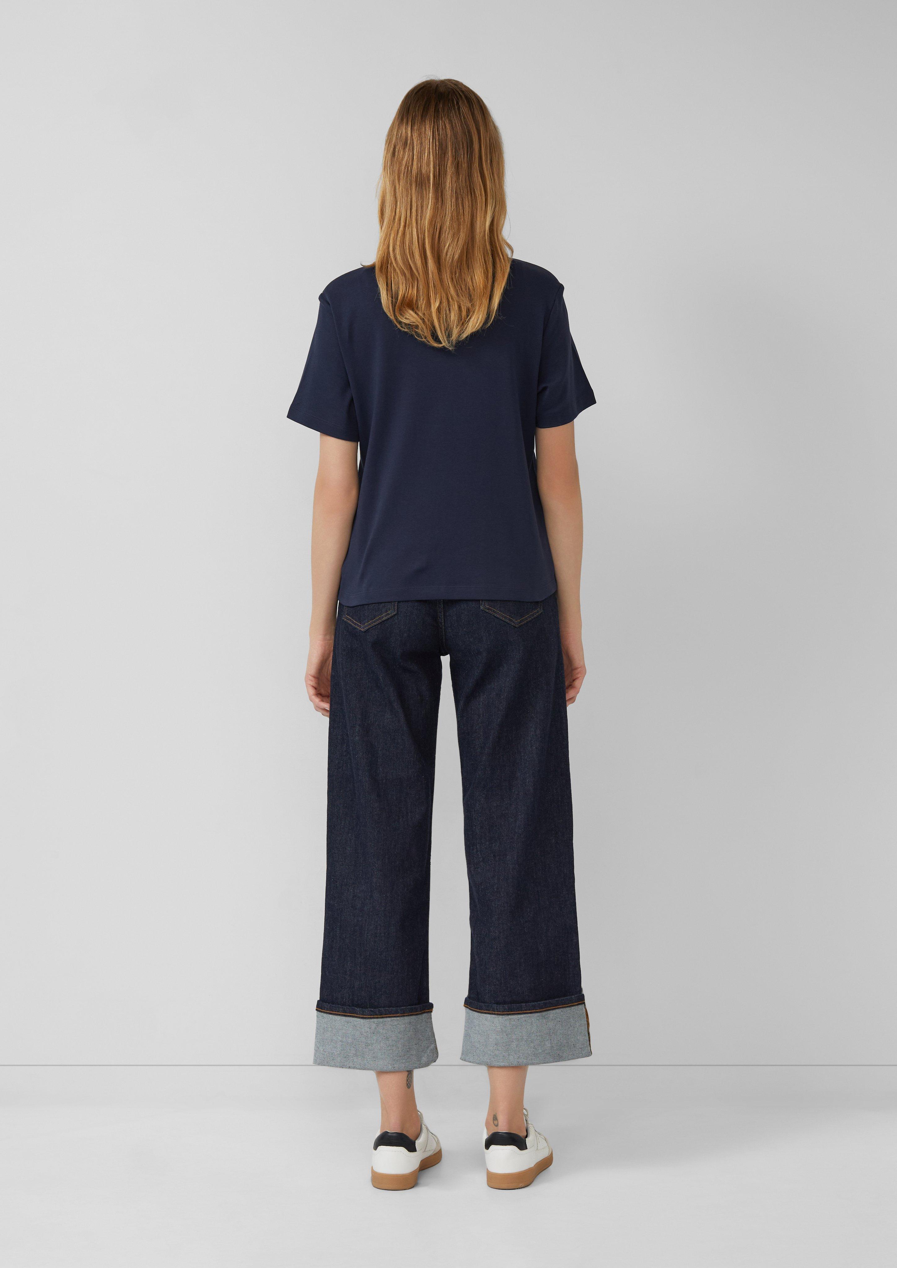 T-shirt in 59D0, 55D2, 69D0, 51D2, 02D2 & 06D0