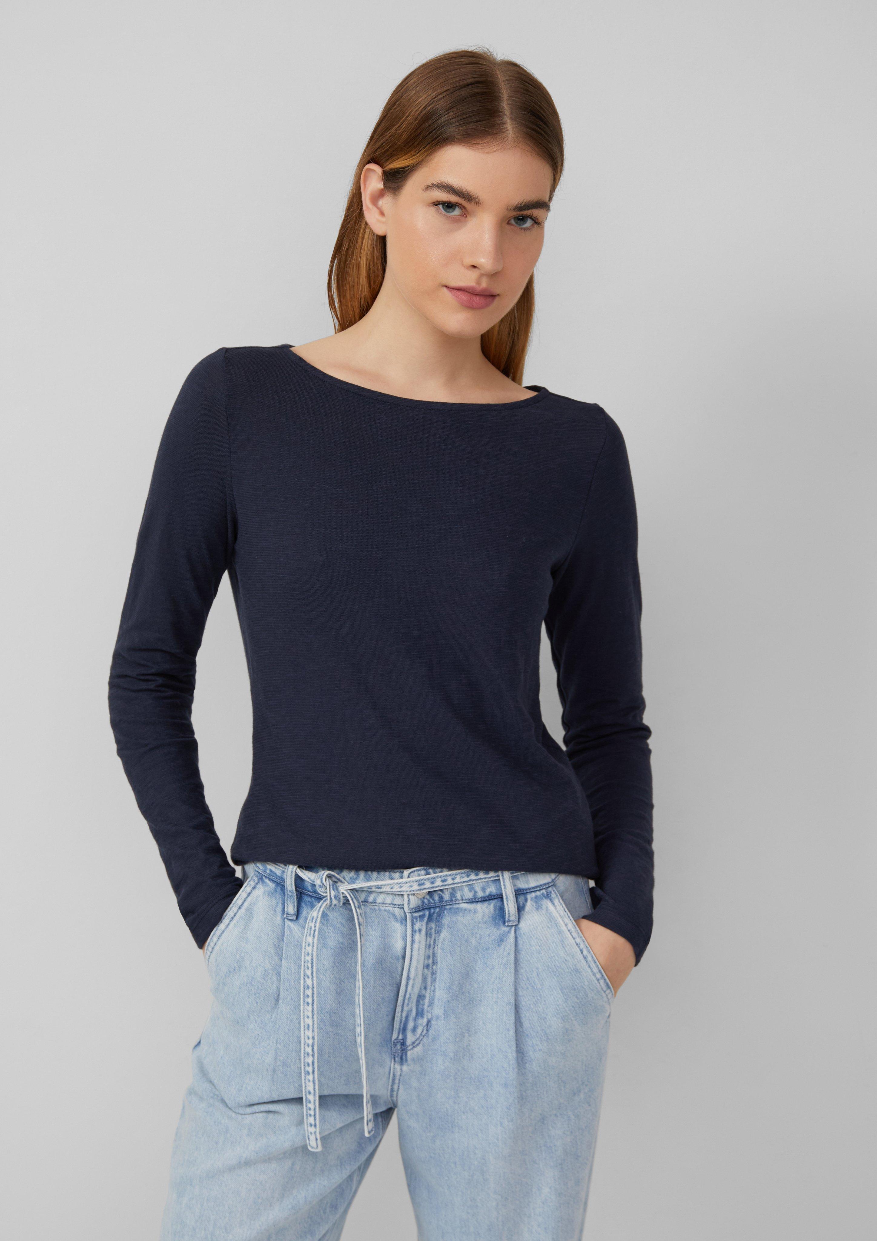 T-shirt in 5959, 5527, 6933, 3902, 5141, 0210 & 9999