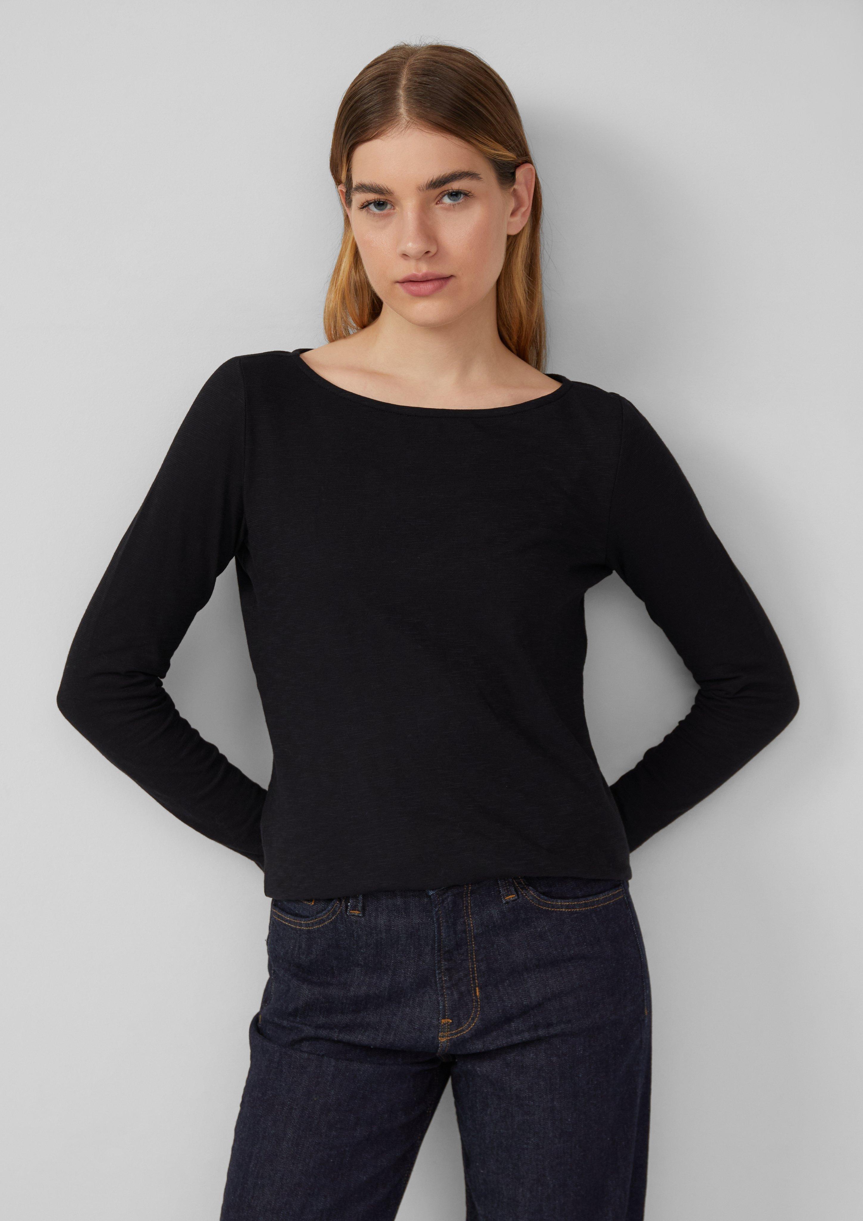 T-shirt in 9999, 5527, 6933, 3902, 5141, 5959 & 0210