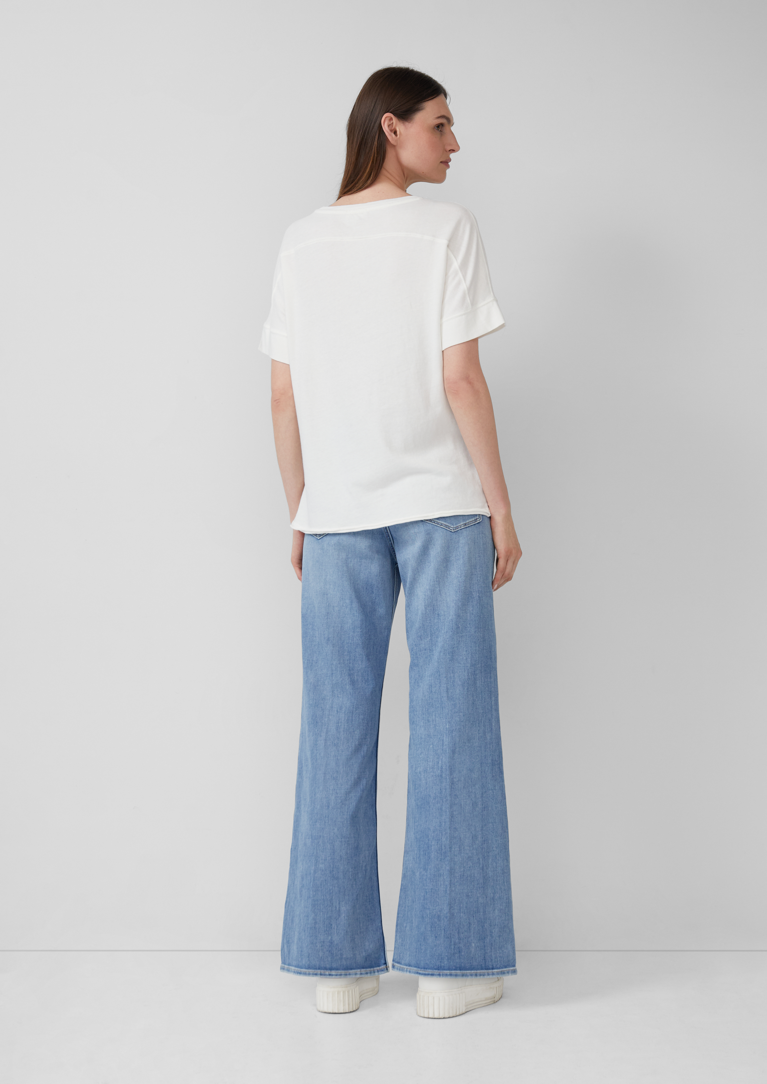 T-shirt in 0210, 5141, 6933 & 5527