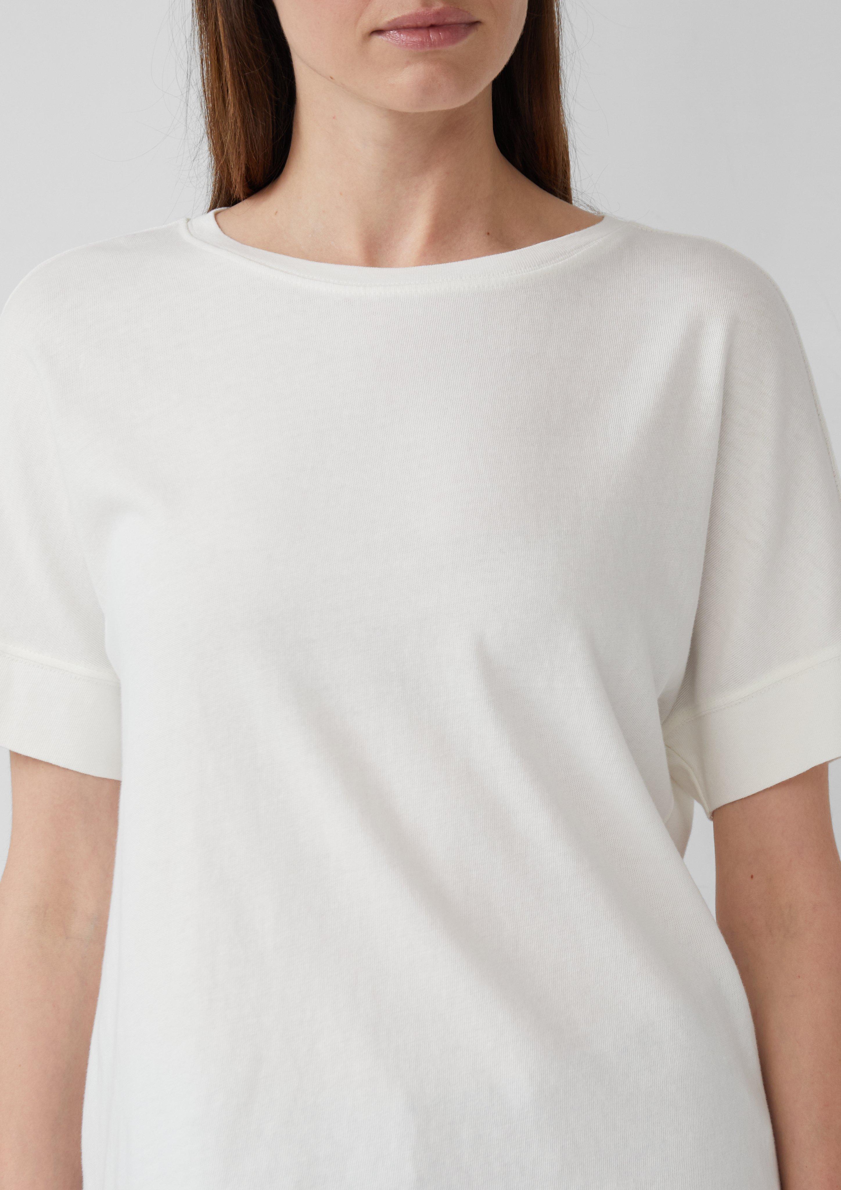 T-shirt in 0210, 5141, 6933 & 5527