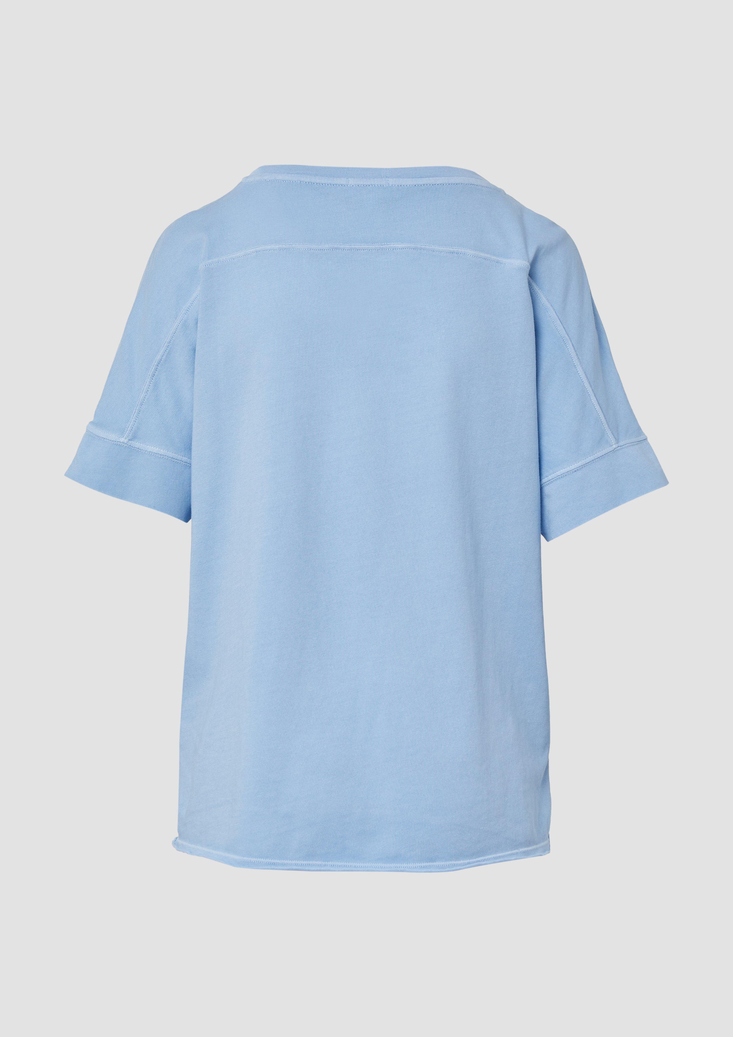 T-Shirt in 5141, 0210, 6933 & 5527