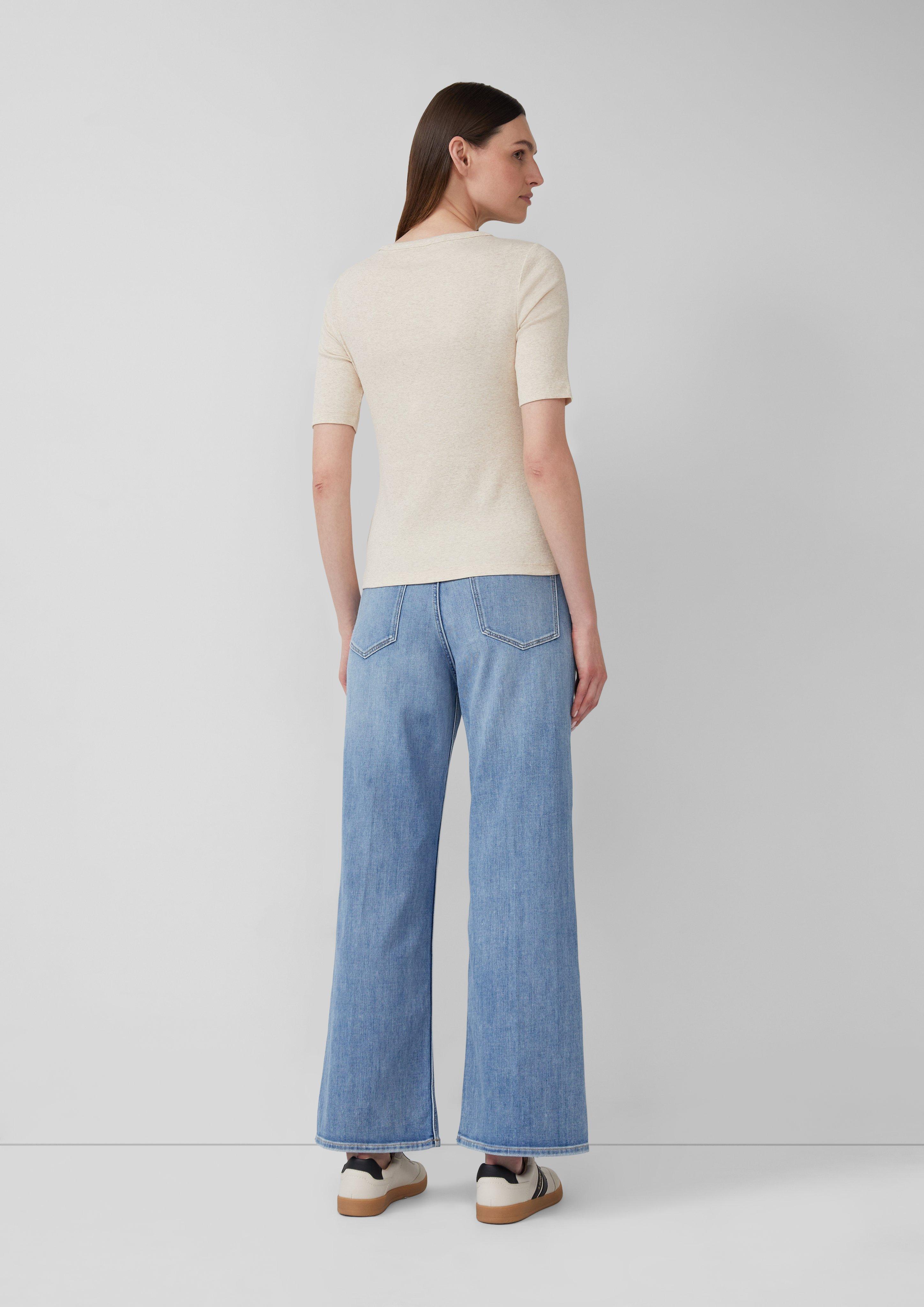 T-shirt in 81W9, 6933, 0210, 9999, 5959, 3902 & 5141