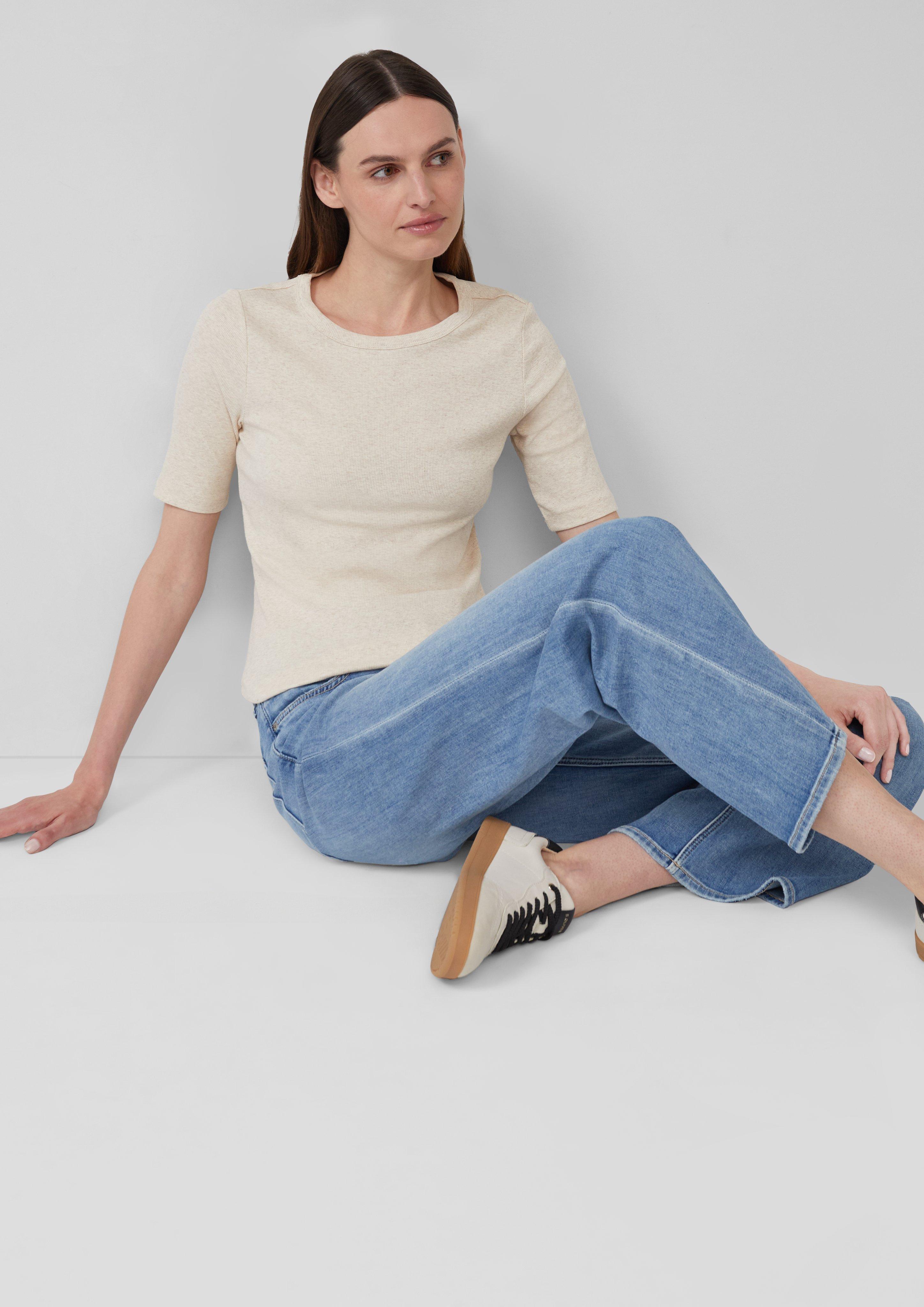 T-shirt in 81W9, 6933, 0210, 9999, 5959, 3902 & 5141