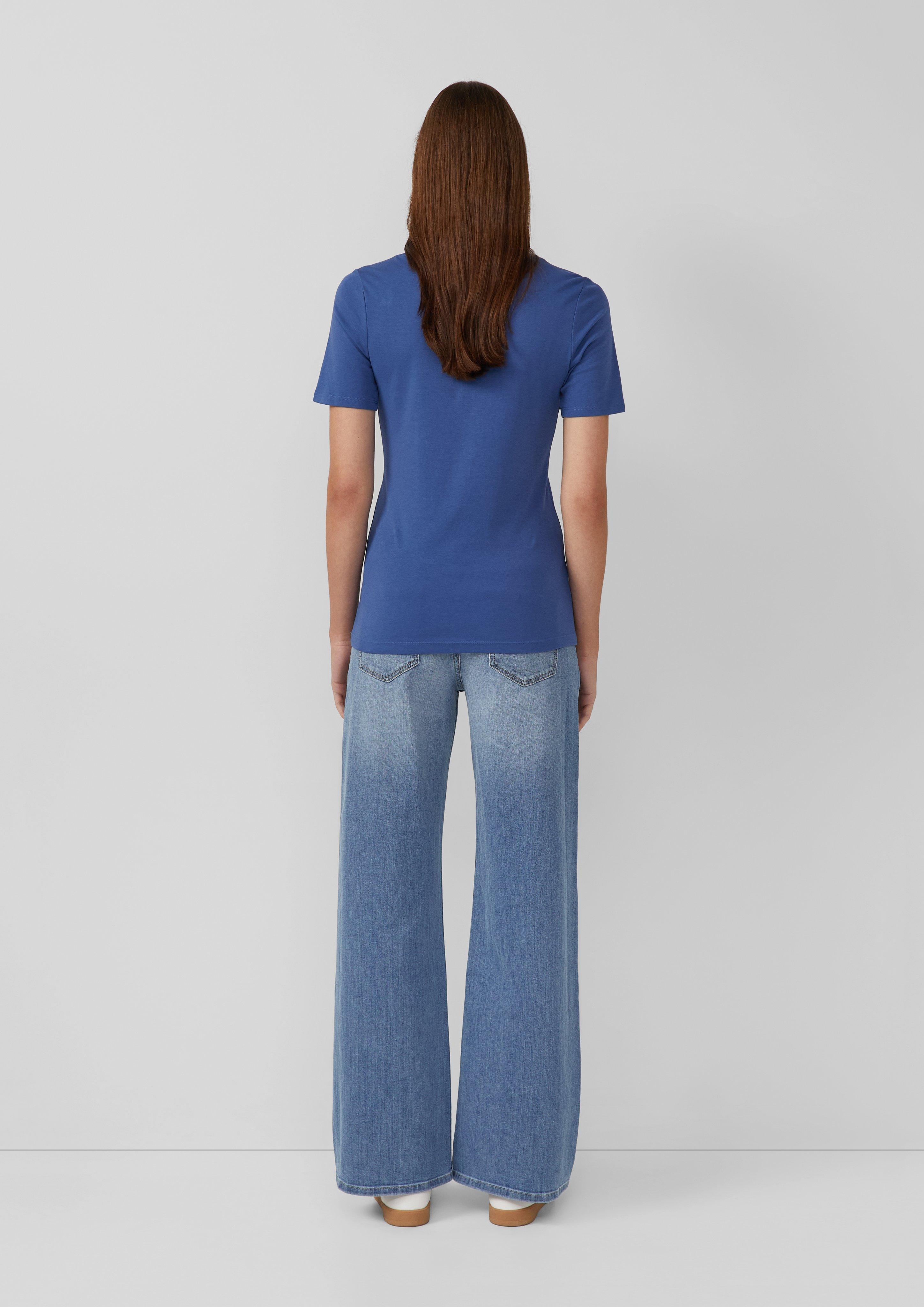 T-Shirt in 5527, 5141 & 6933