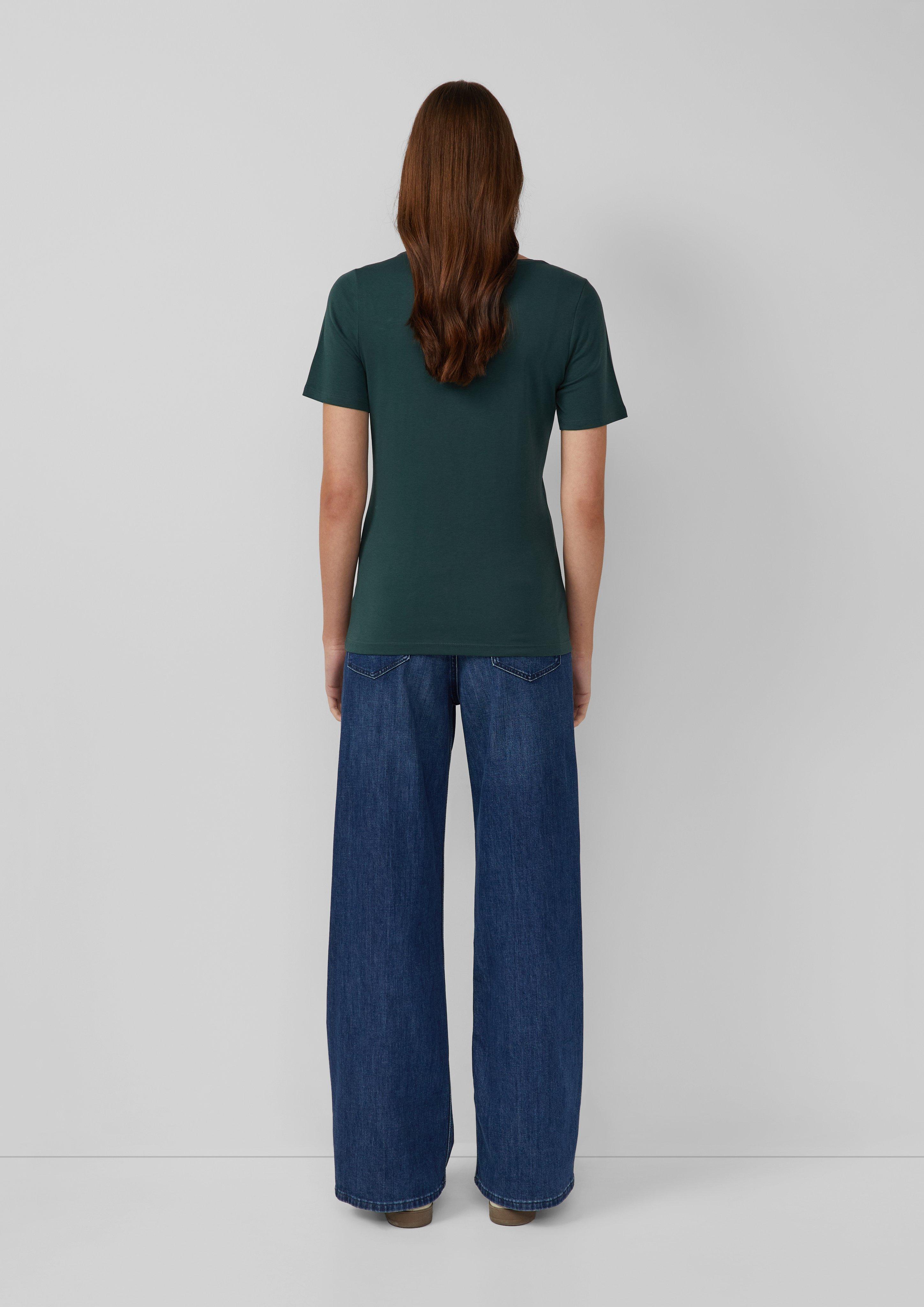 T-Shirt in 6933, 5527 & 5141