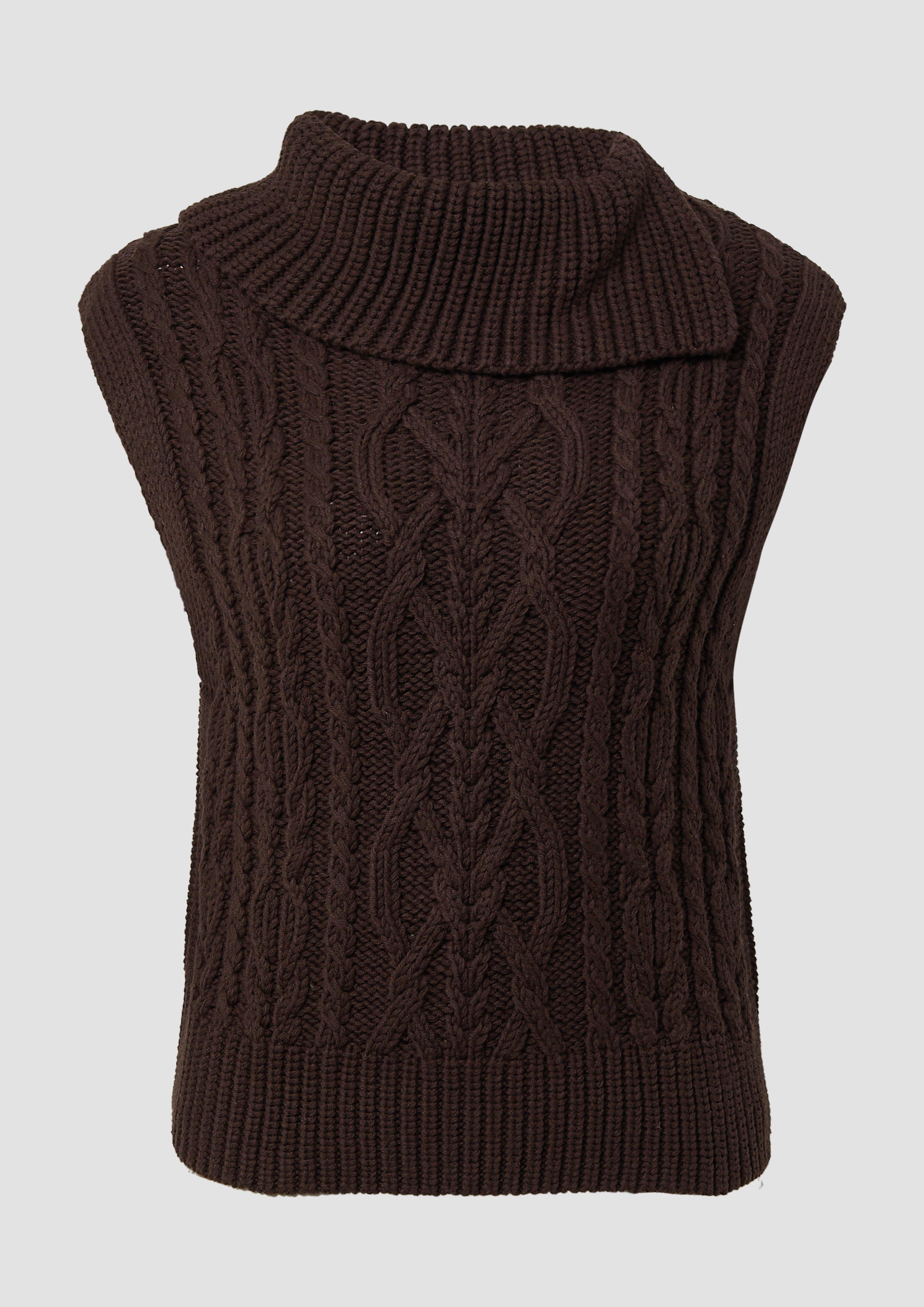 Knitted pullover in 8945