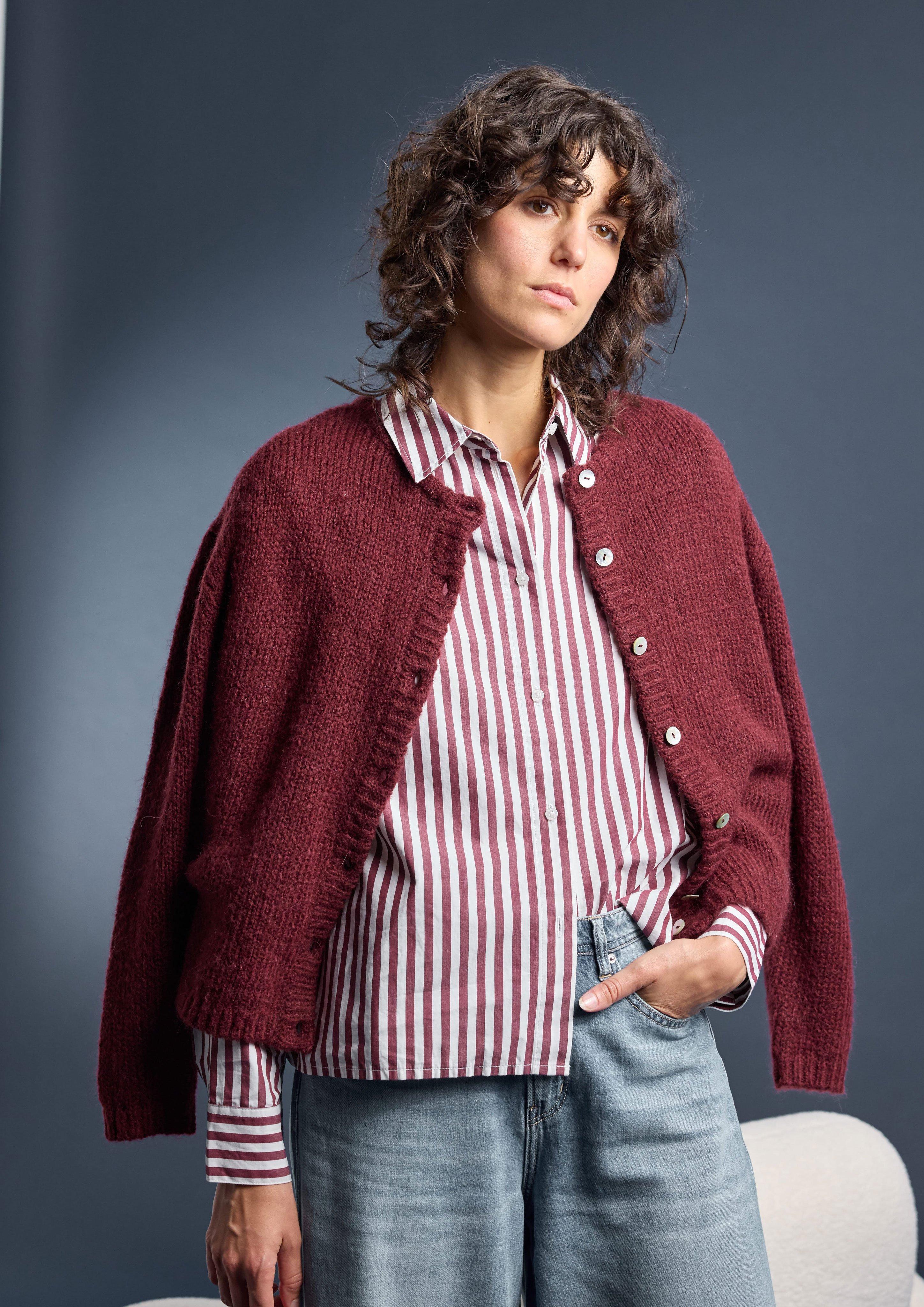 Cardigan in 3902, 8945 & 6439