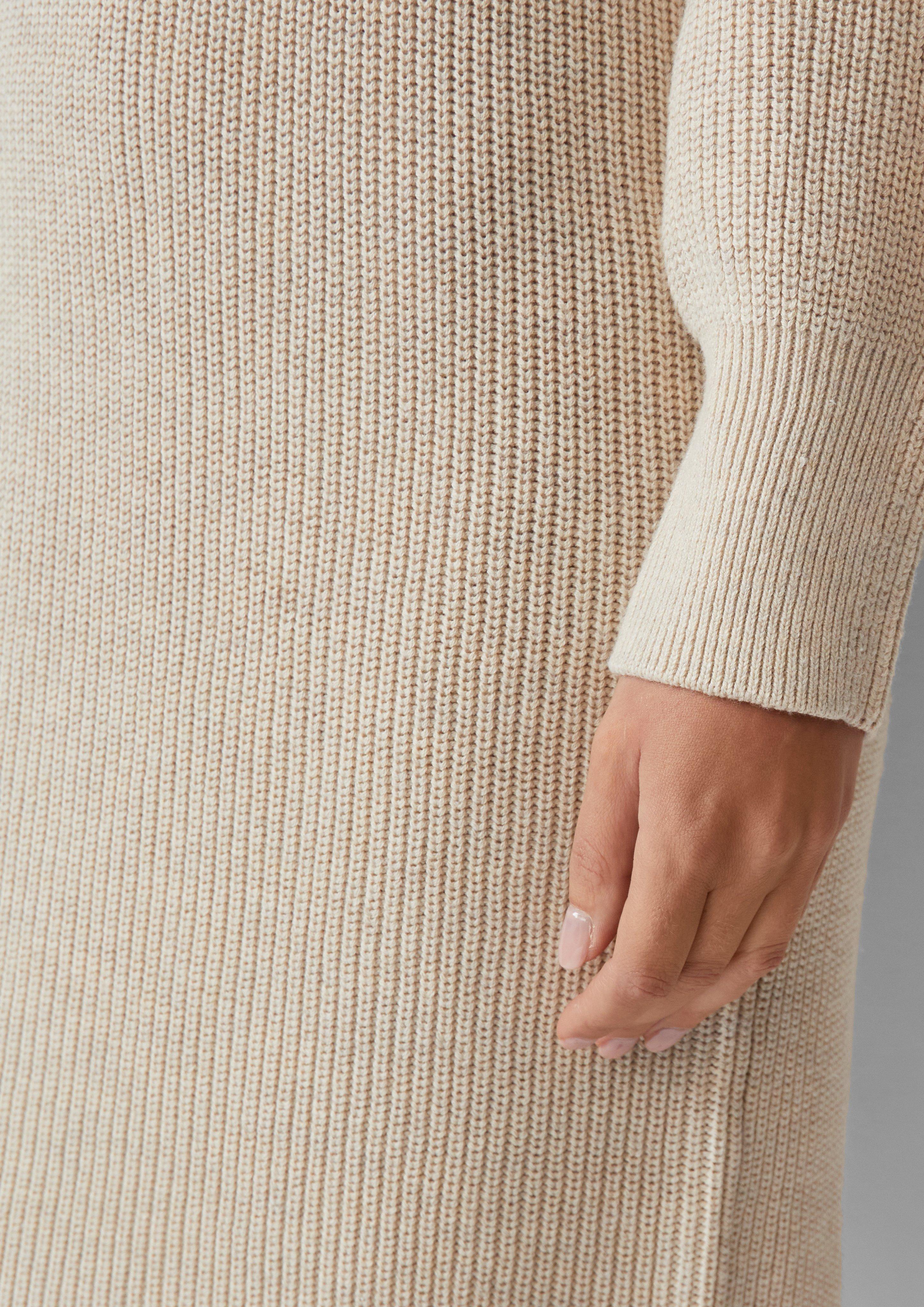 Robe in 81W9, 8945 & 3902