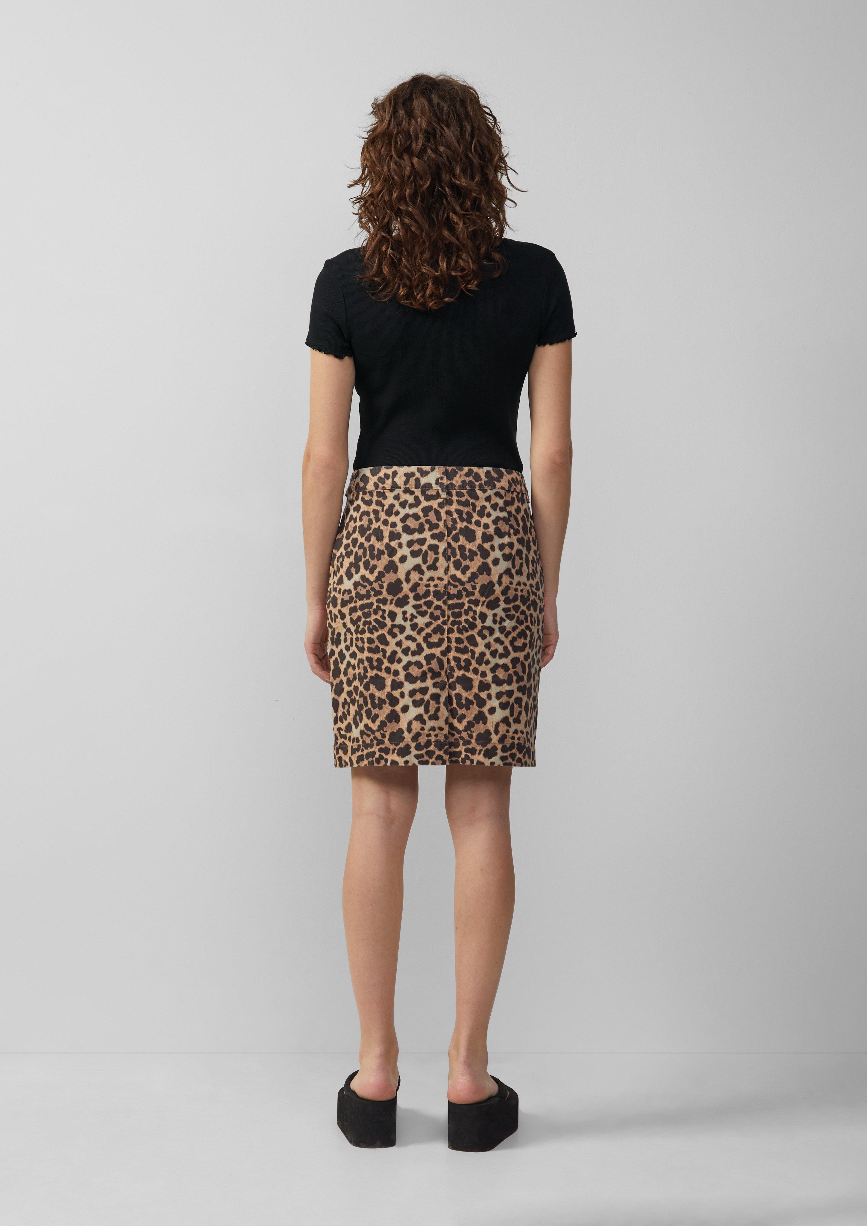 T-shirt in 9999, 7217, 0100, 3103 & 4121