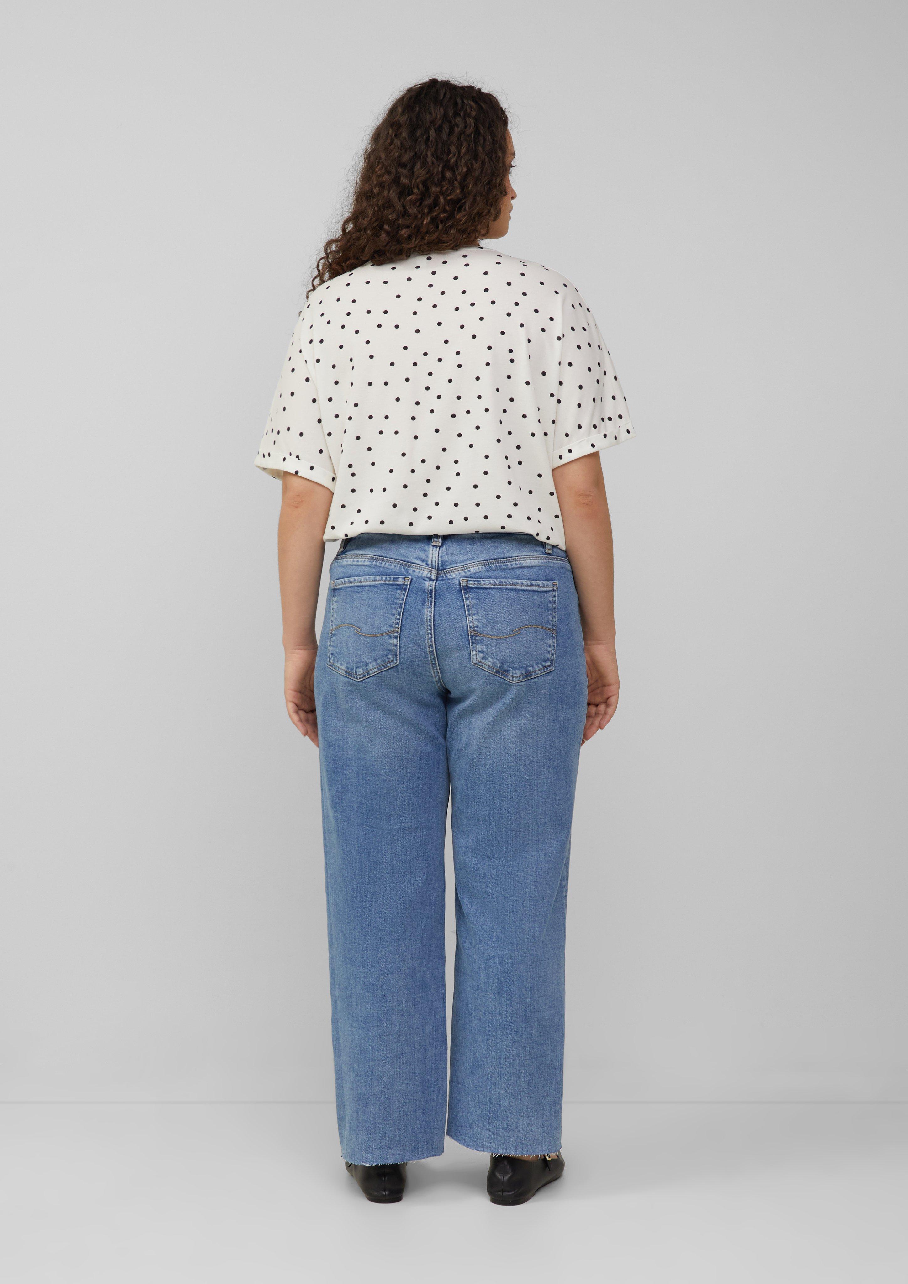 T-shirt in 02A5, 99A9, 72G2 & 99G2