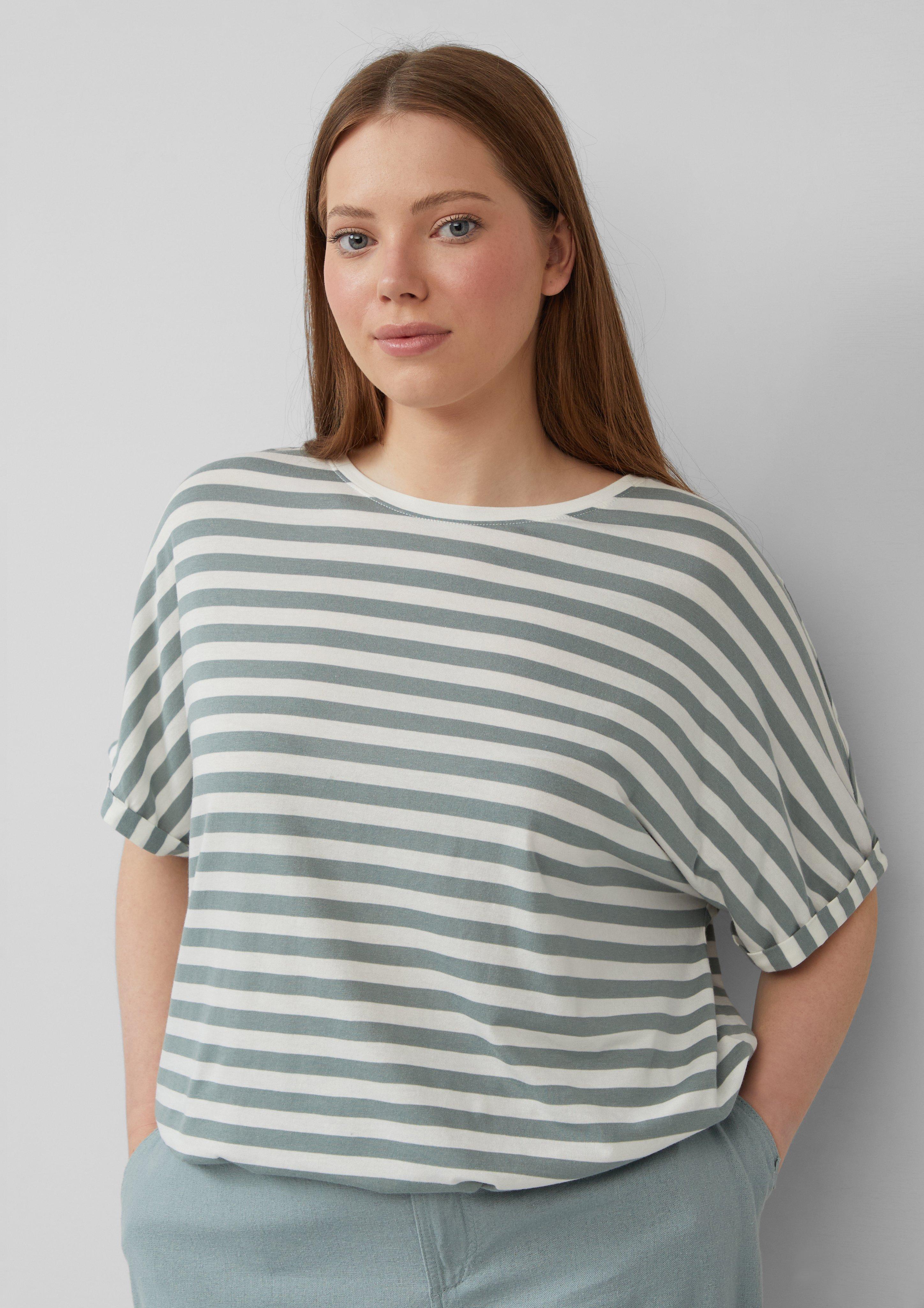 T-Shirt in 72G2, 99A9, 02A5 & 99G2