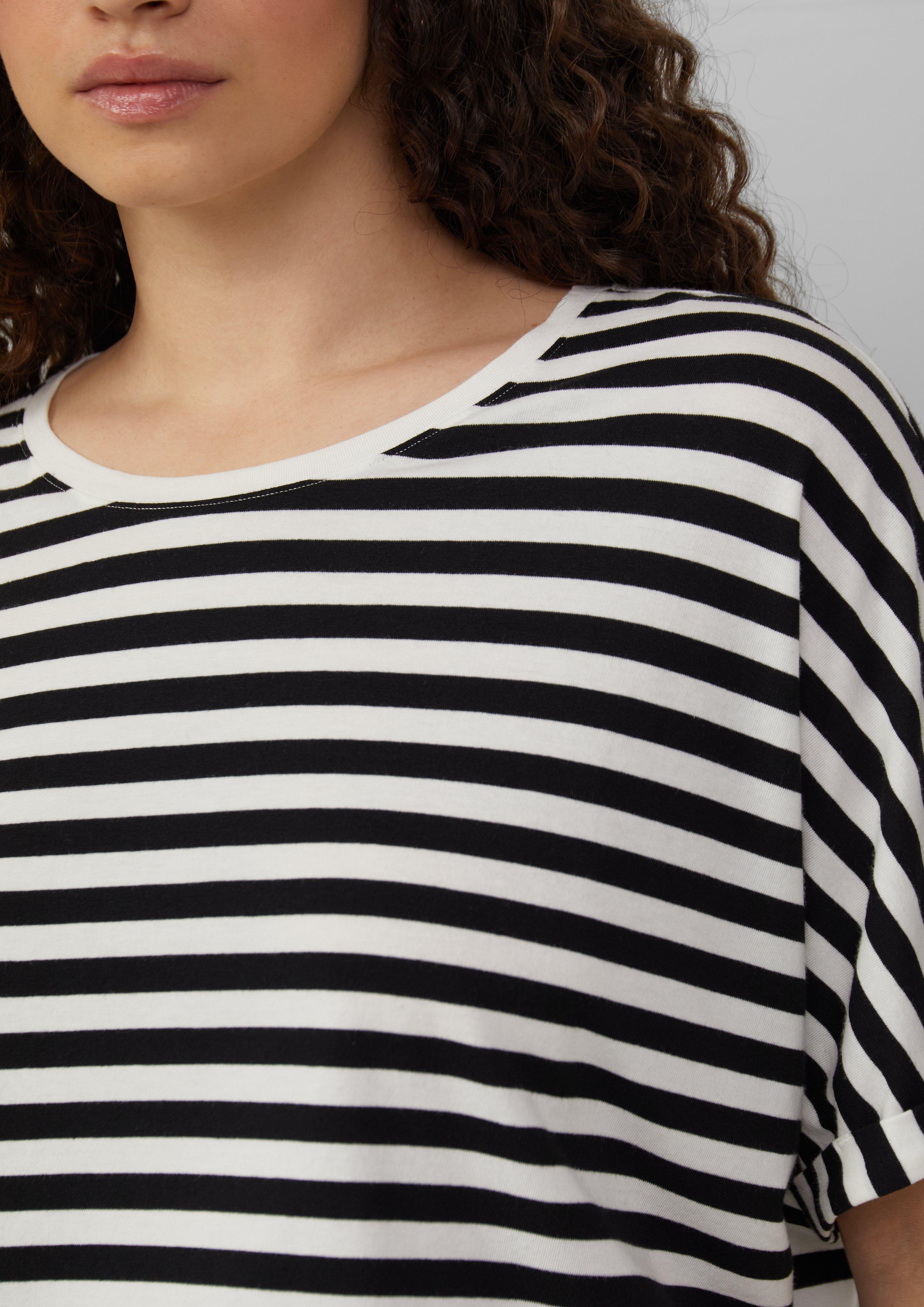 T-shirt in 99G2, 99A9, 72G2 & 02A5