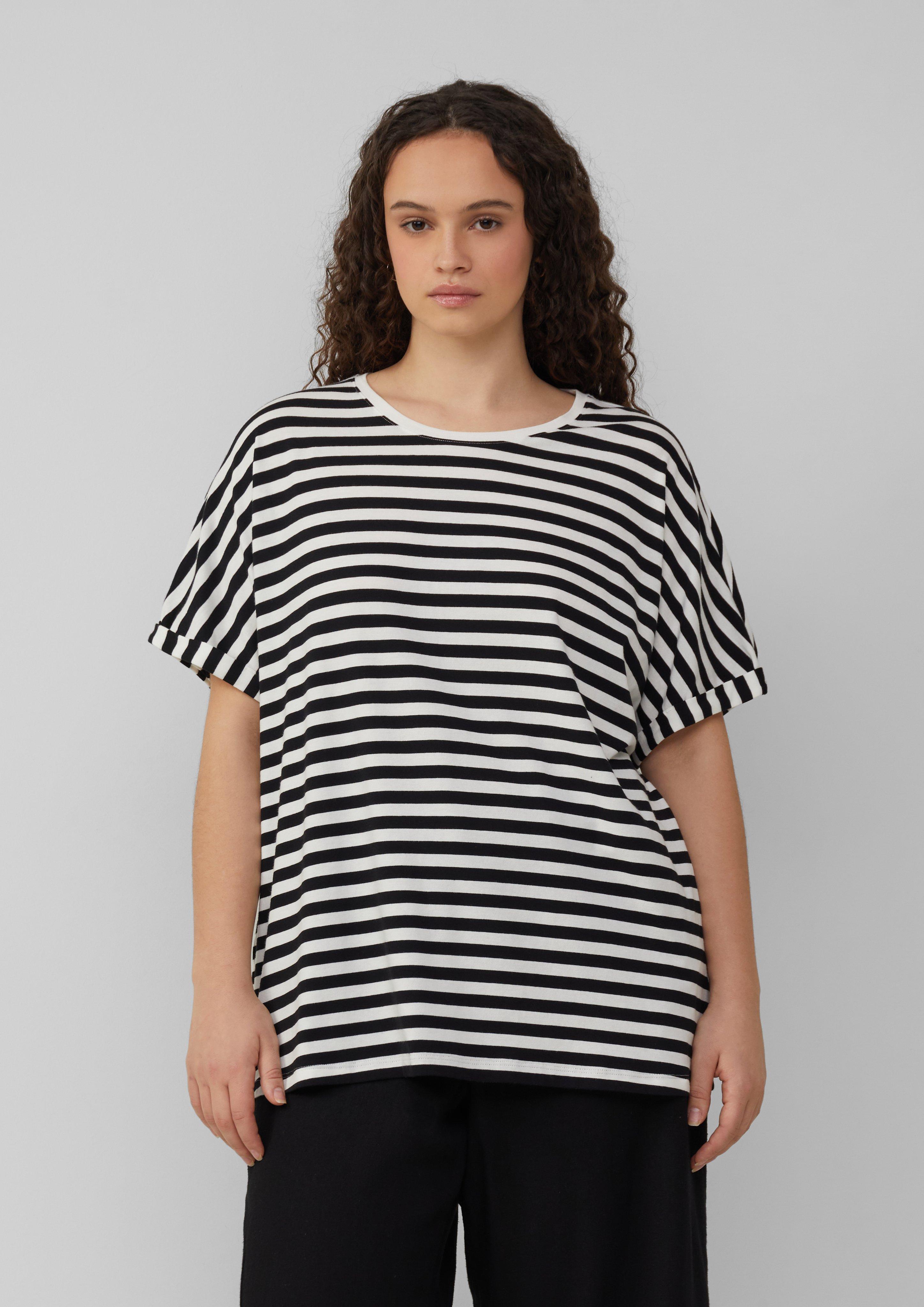 T-shirt in 99G2, 99A9, 72G2 & 02A5