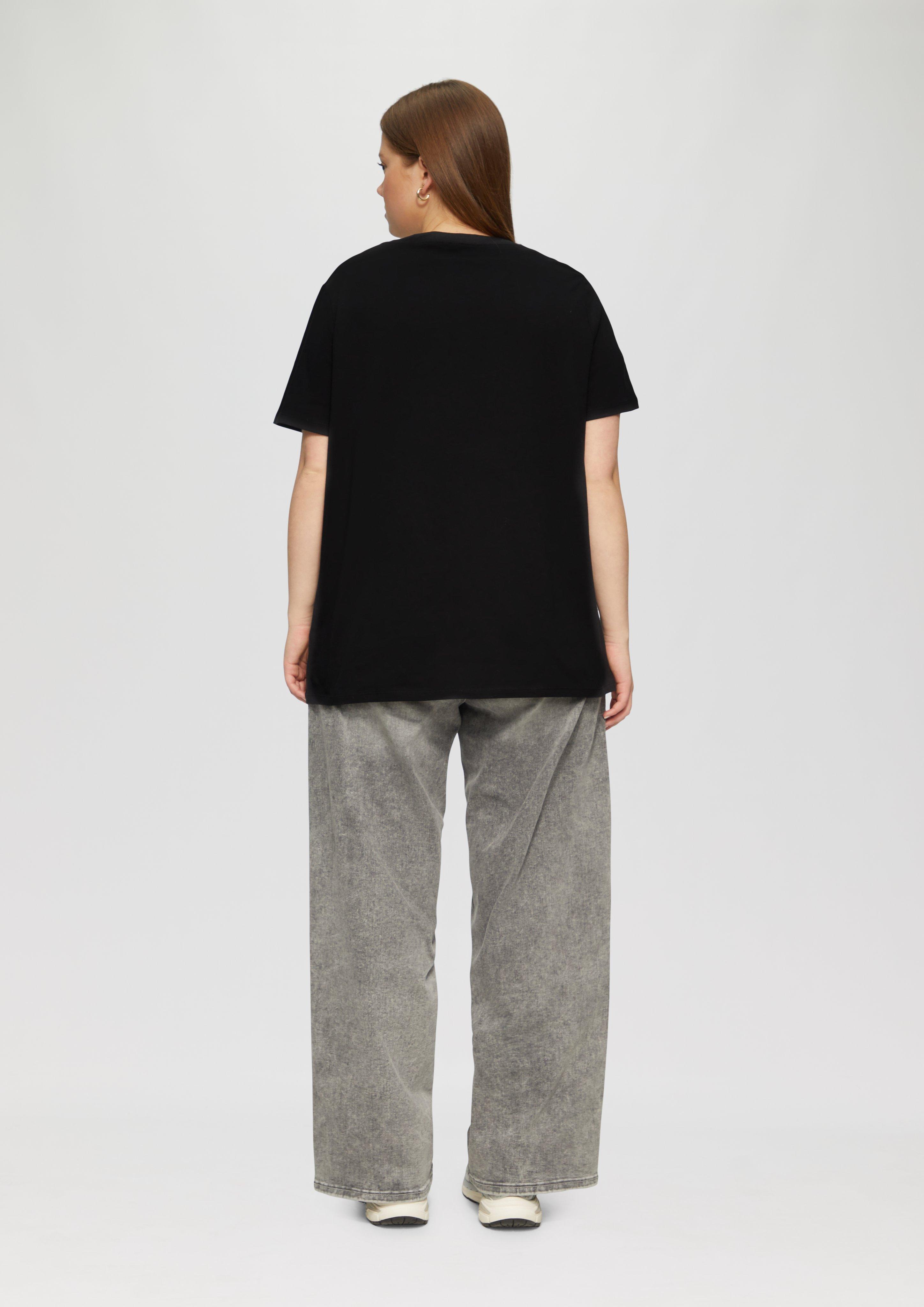 T-Shirt in 99D0, 01D0 & 31D1