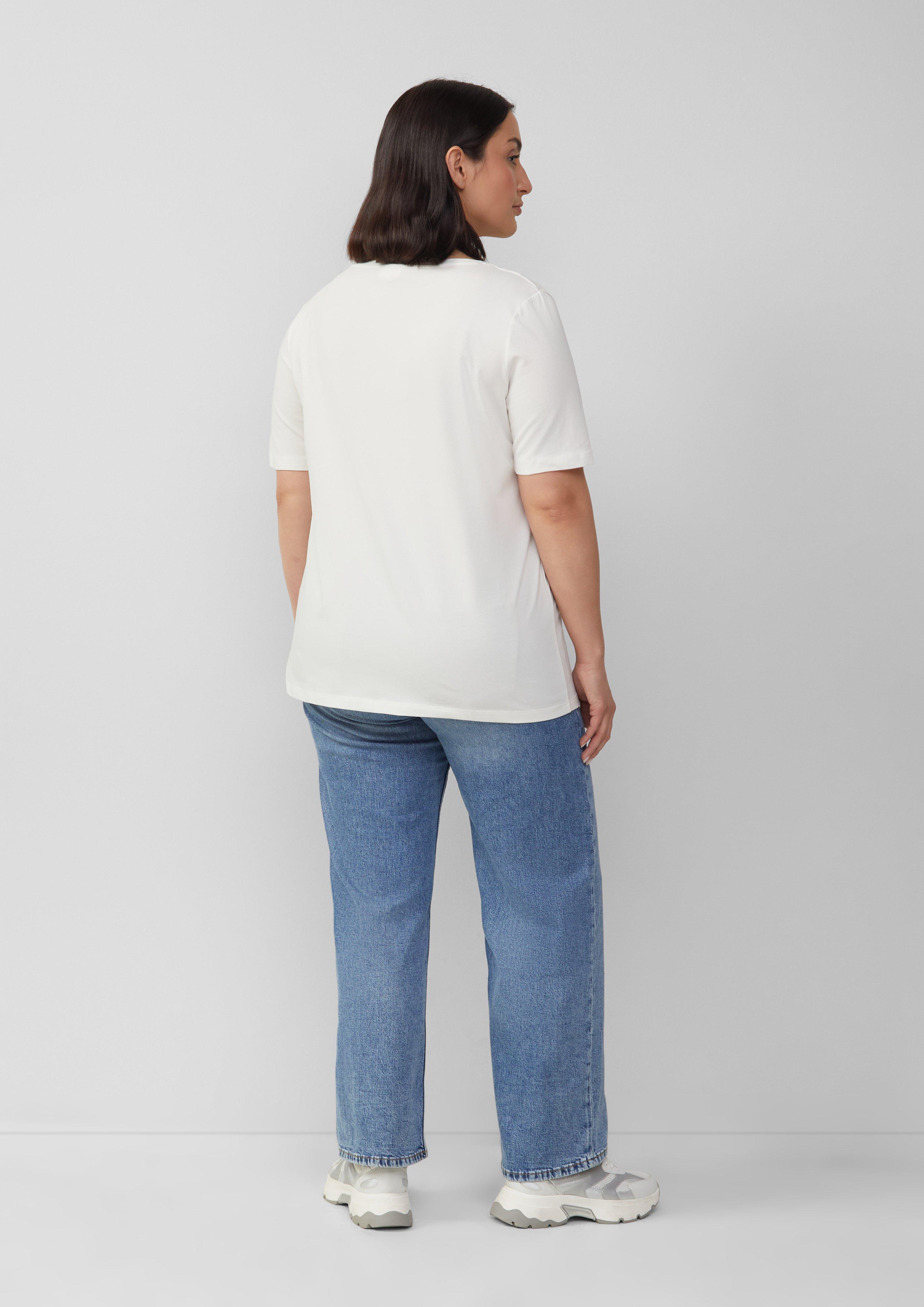 T-Shirt in 02D8 & 99D8