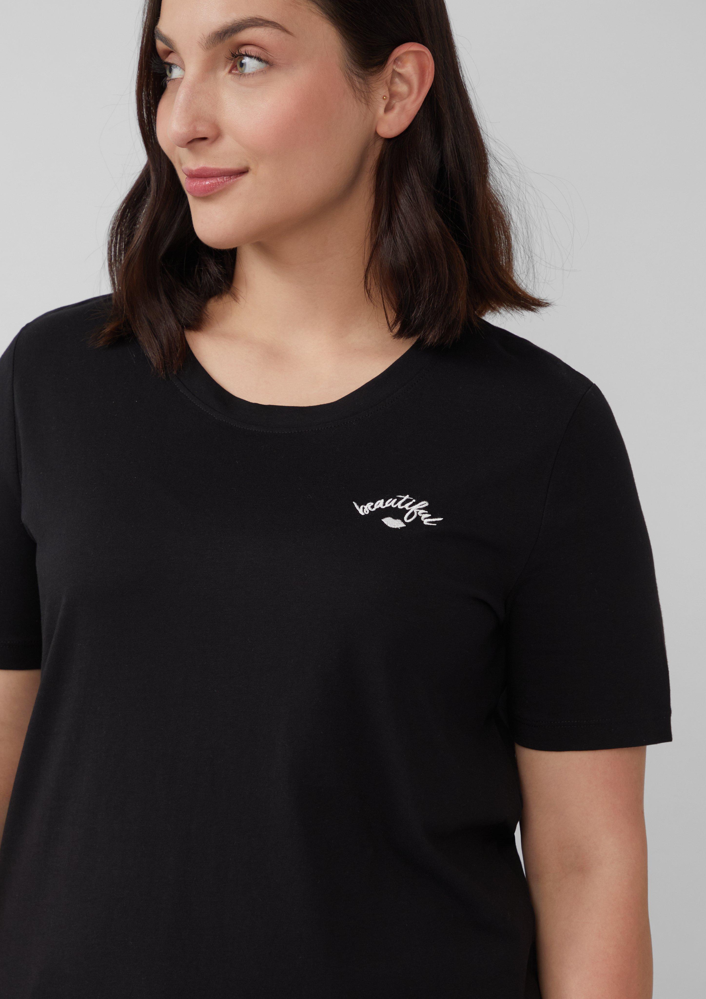 T-shirt in 99D9, 02D7, 50D9 & 30D7