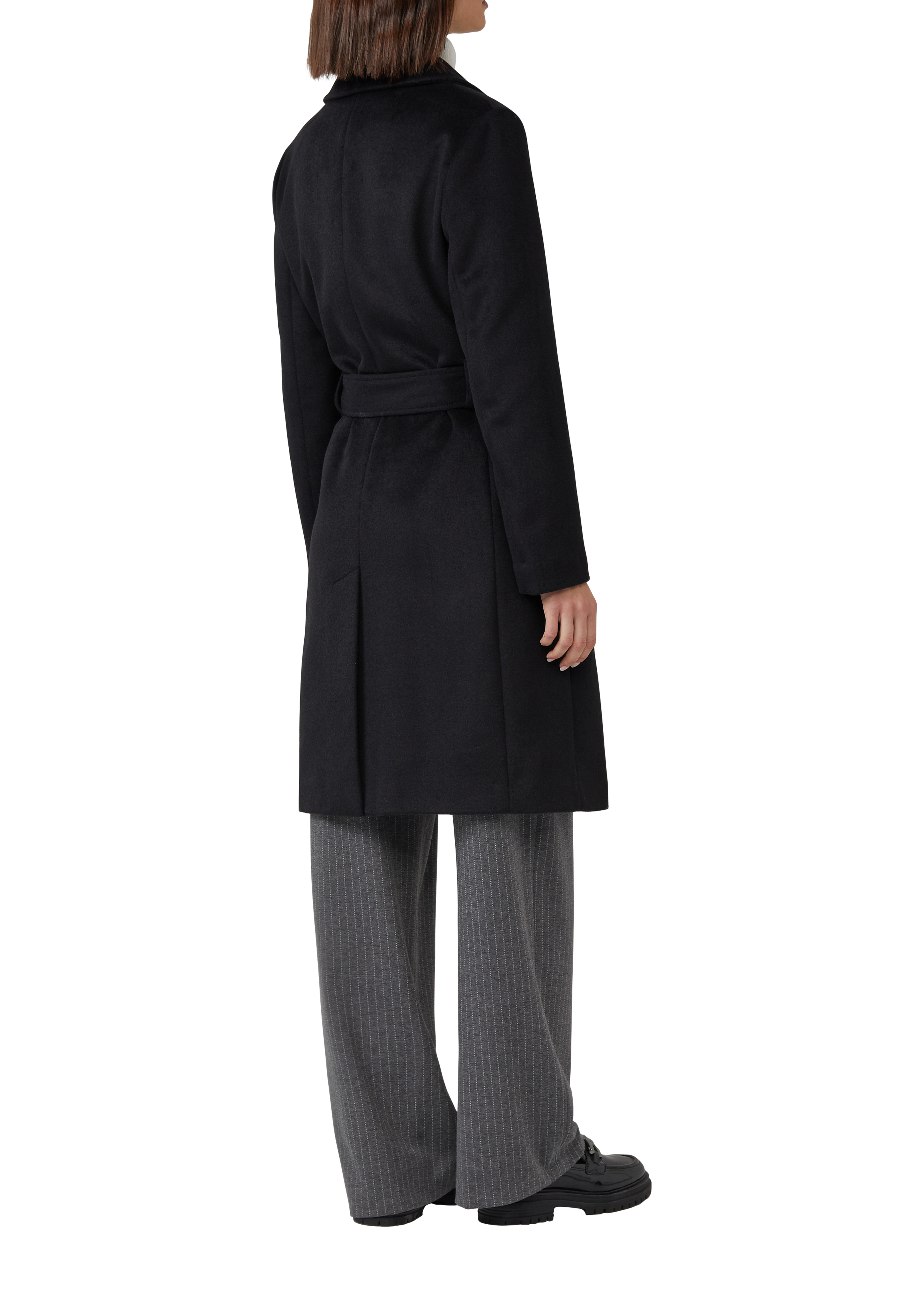 Thumbnail - Outdoor-Mantel