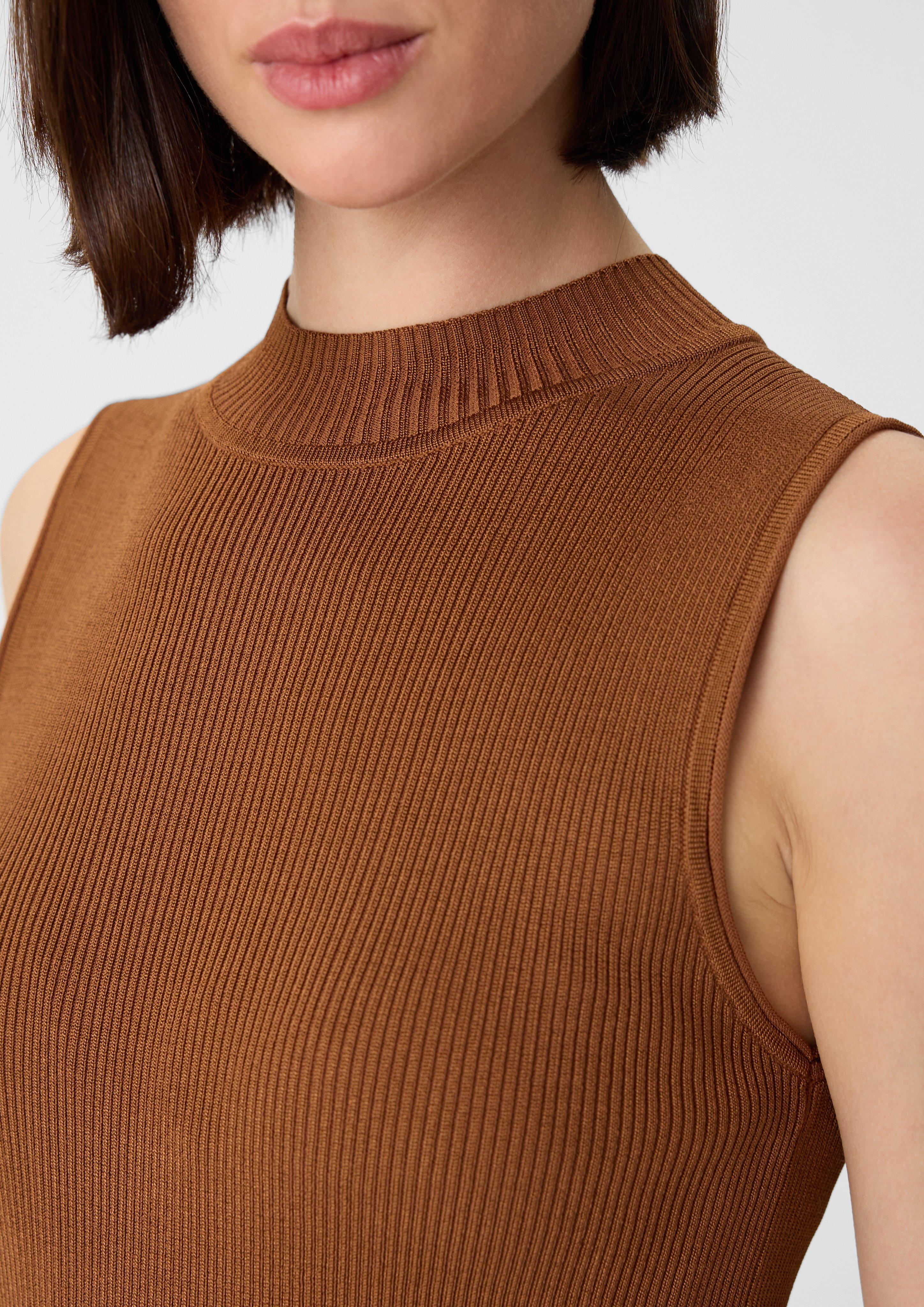 Knitted vest in 8757