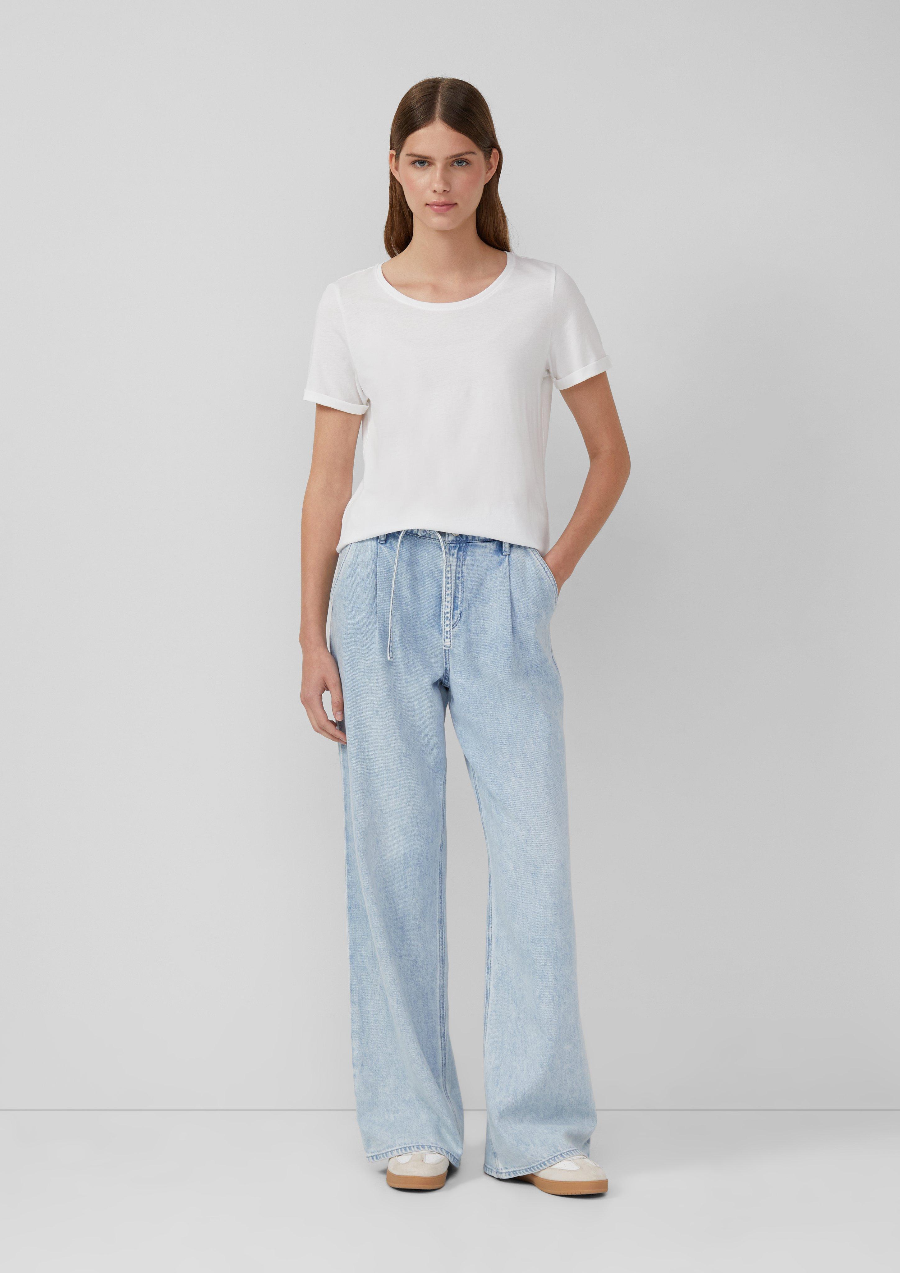 T-Shirt in 0100, 3902, 9999 & 5527