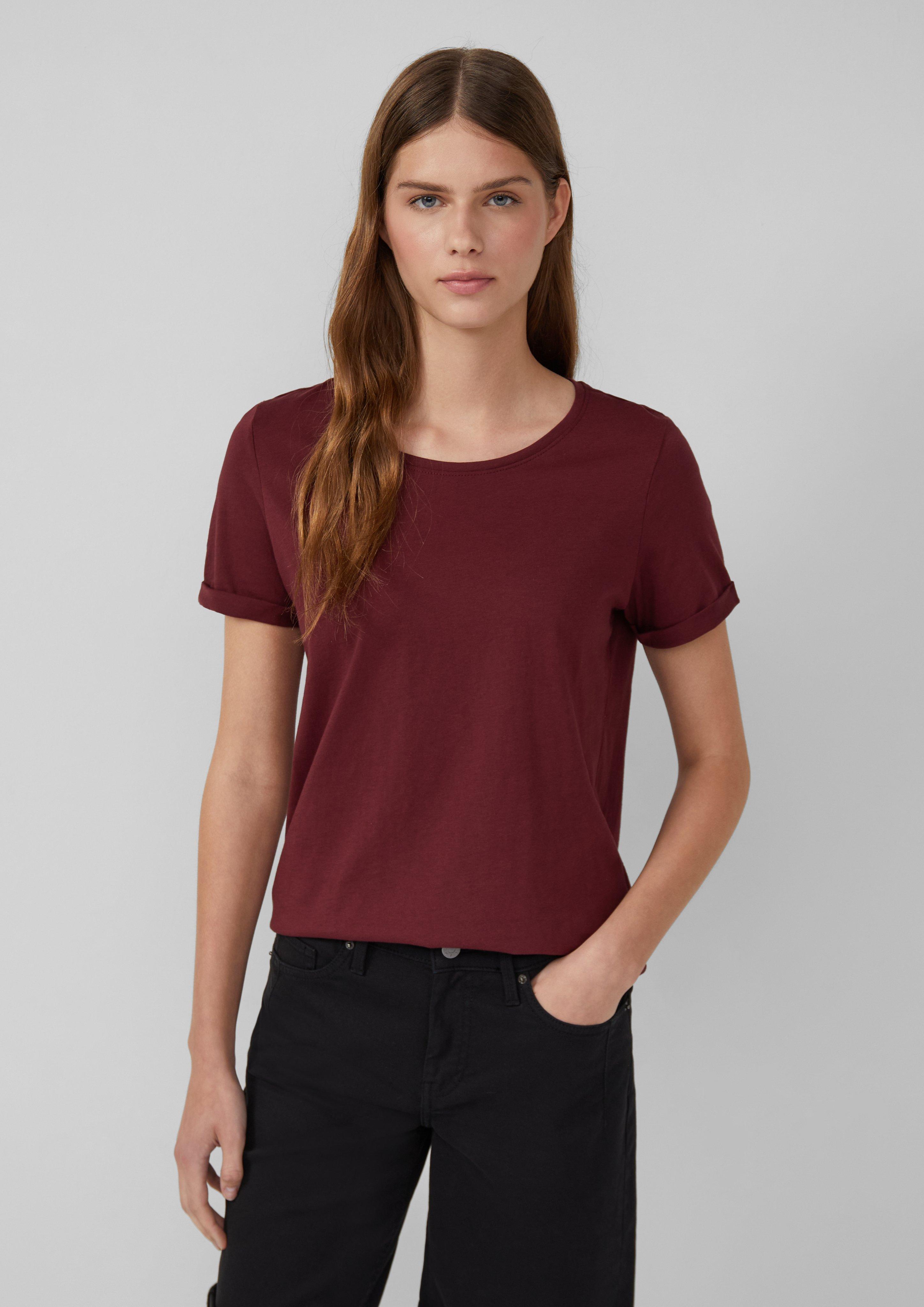 T-shirt in 3902, 0100, 9999 & 5527