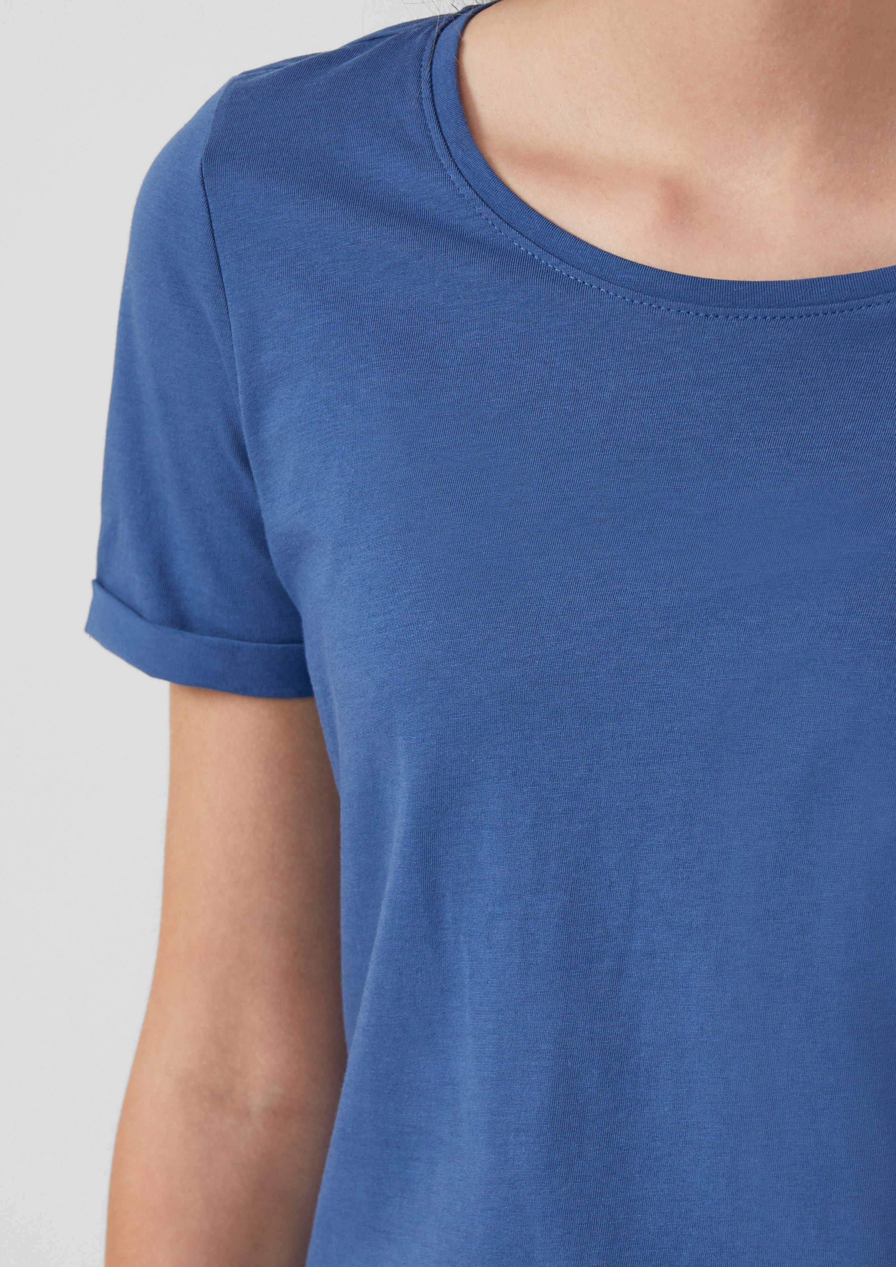 T-Shirt in 5527, 0100, 3902 & 9999