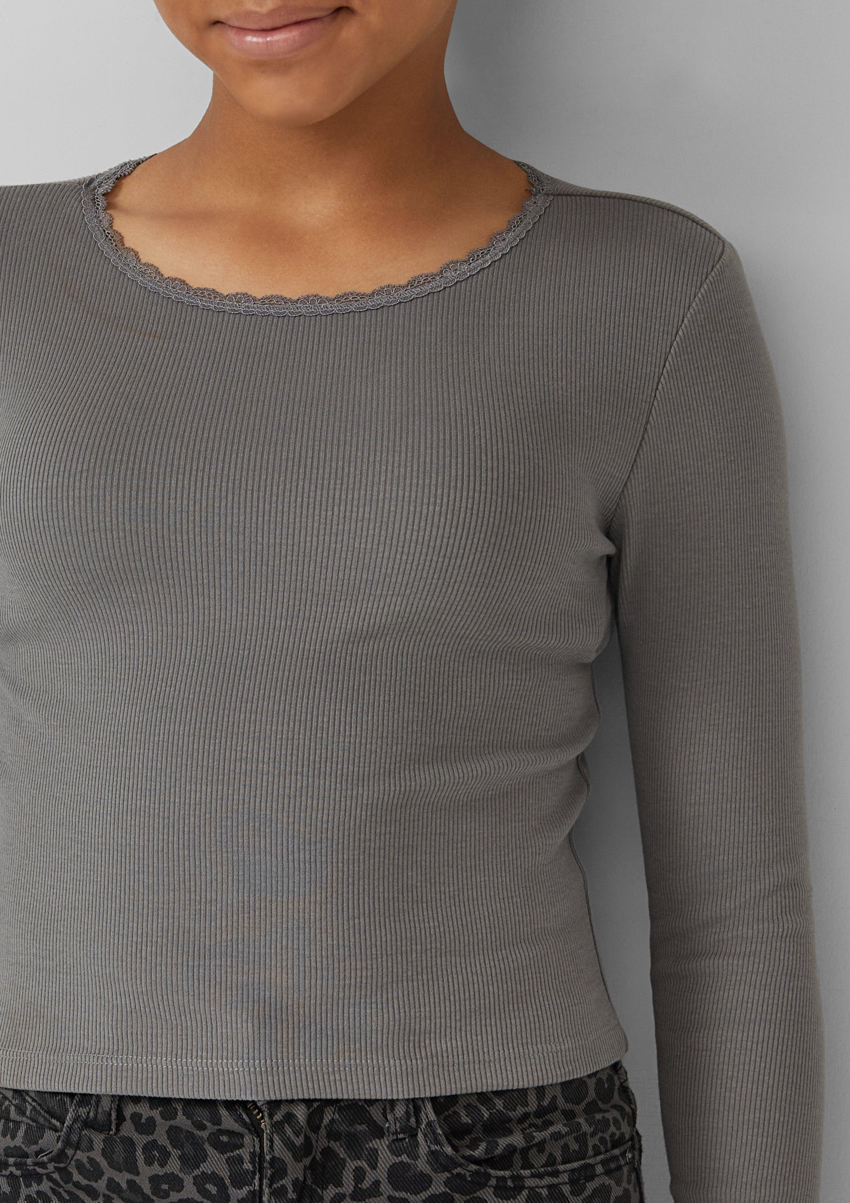 T-Shirt in 9820, 0210 & 4189