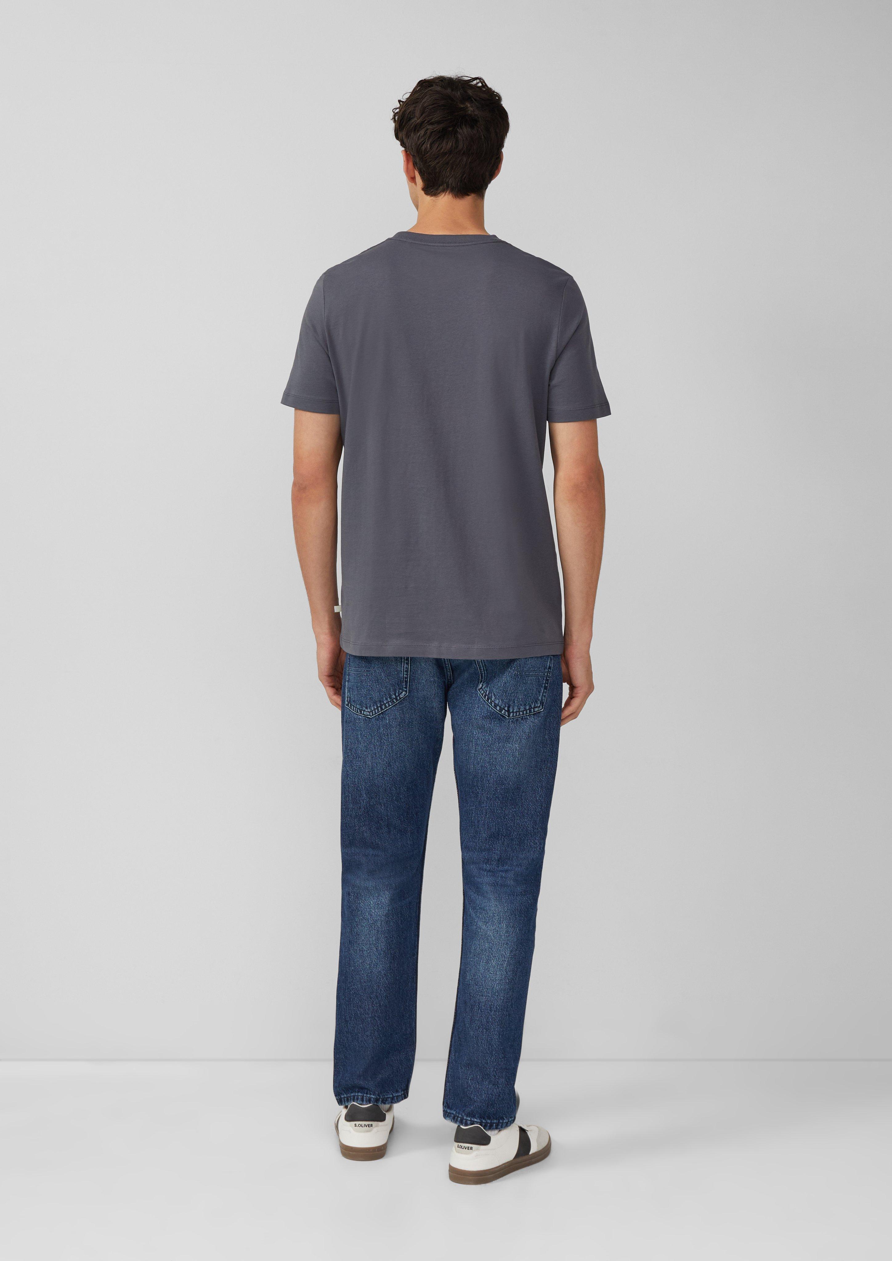 T-shirt in 95D2, 73D1, 50D1, 73D2, 50D2, 01D1, 55D2, 55D1, 01D2, 79D1, 79D2 & 59D1