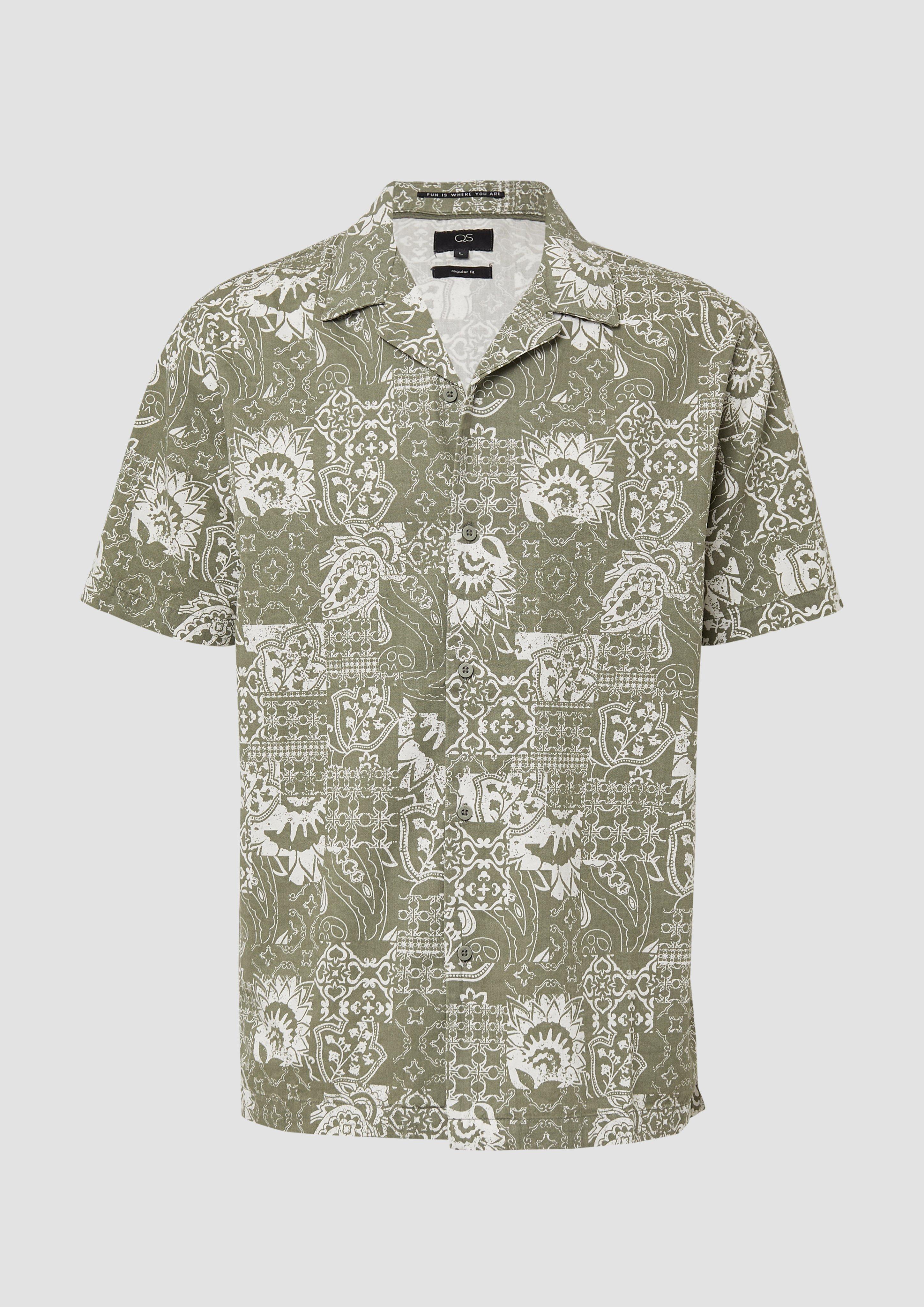 QS - Resort Fit: Baumwollhemd mit All-over-Print, Herren, grün