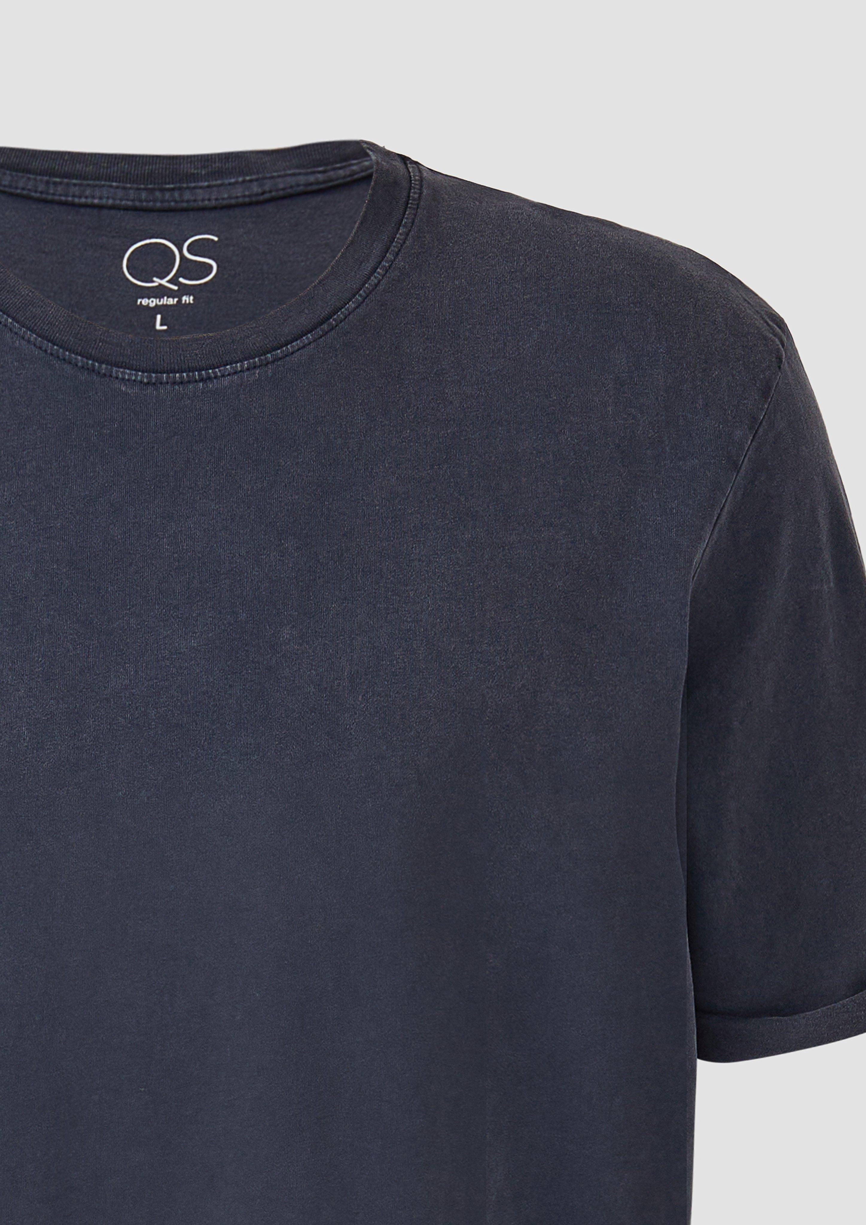 T-Shirt in 5884, 2063 & 1040