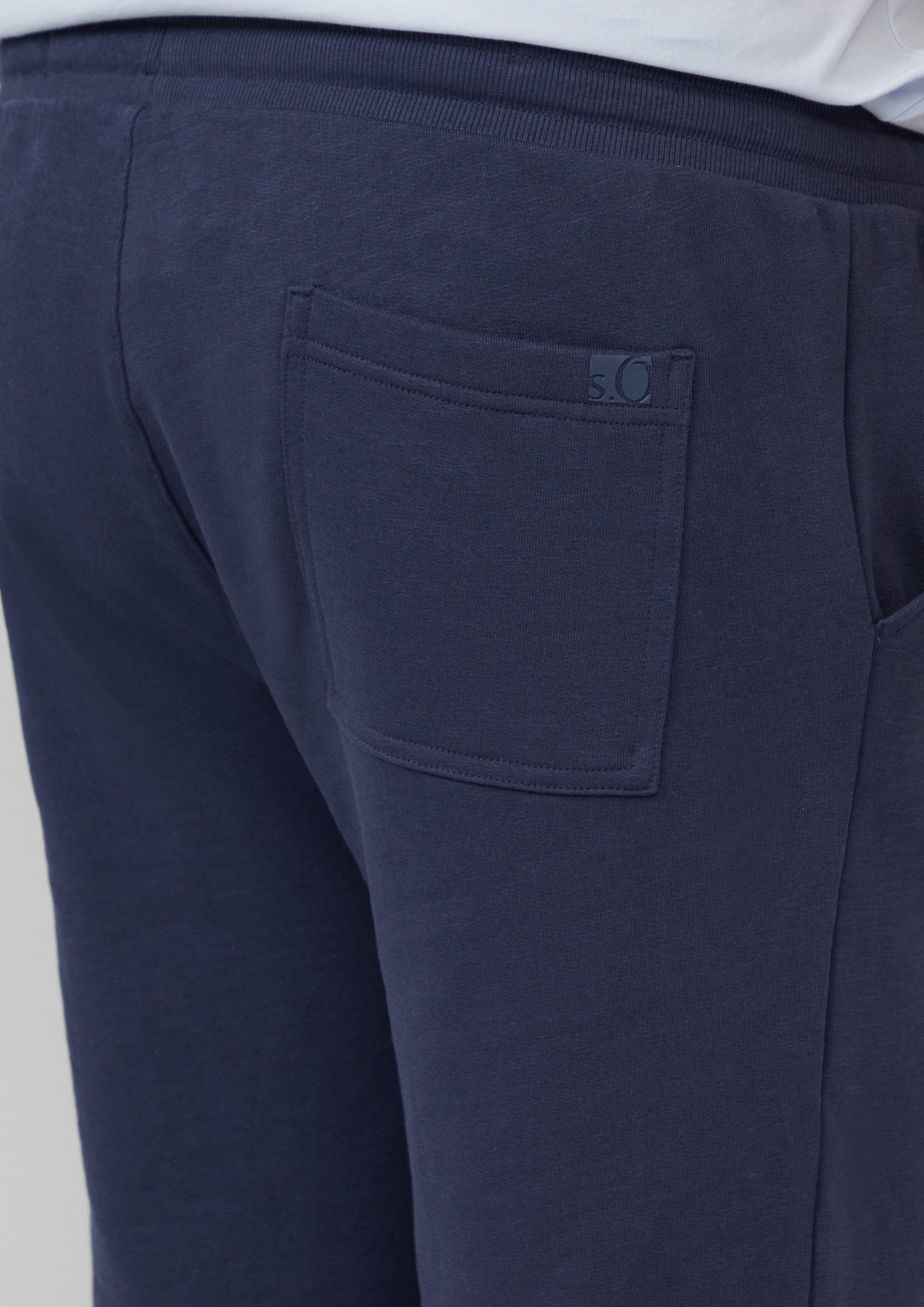 Bermuda in 5852, 6540, 9467 &amp; 7880