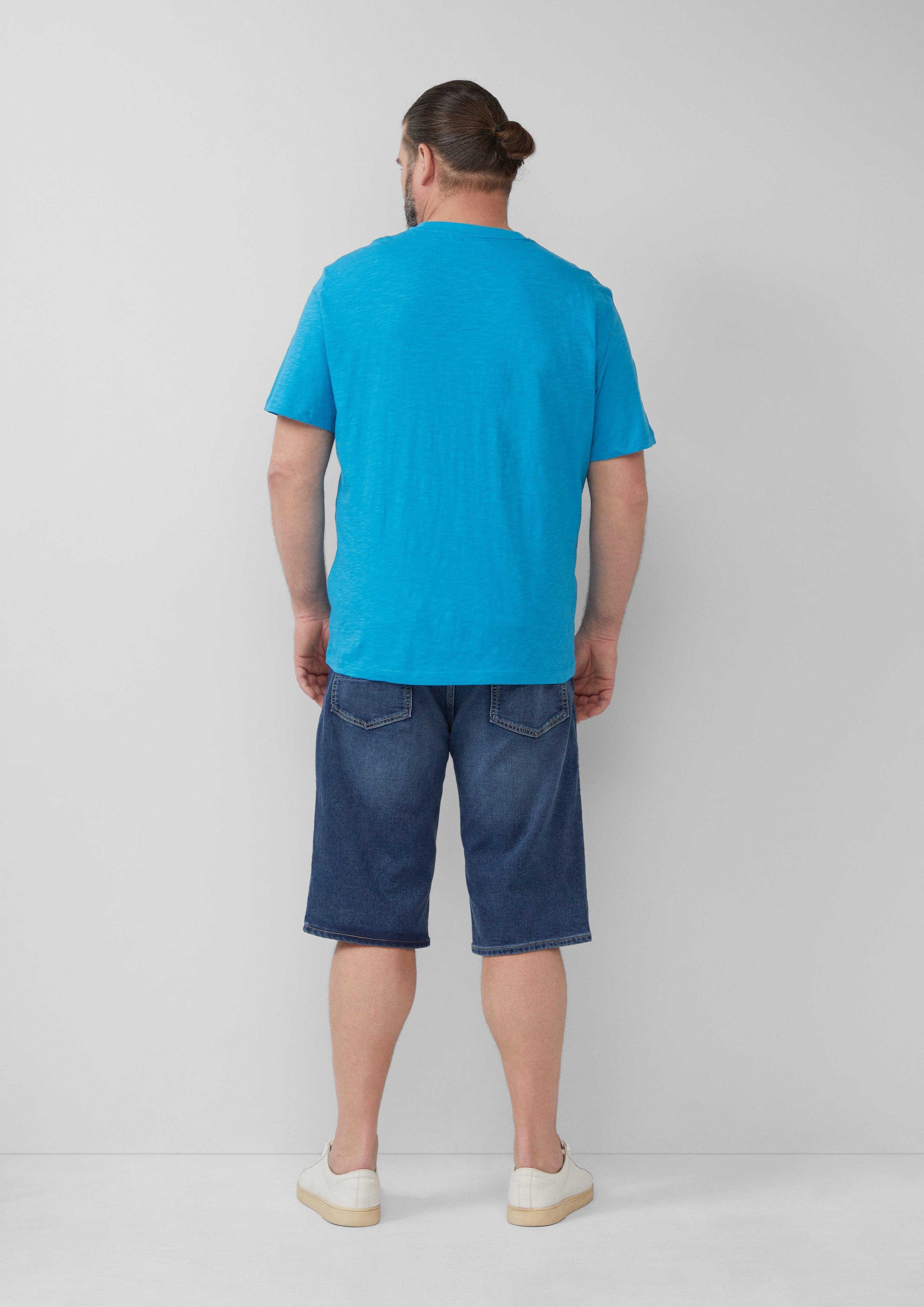 T-shirt in 62D4, 20D6, 01D1, 65D3, 78D6 & 58D5