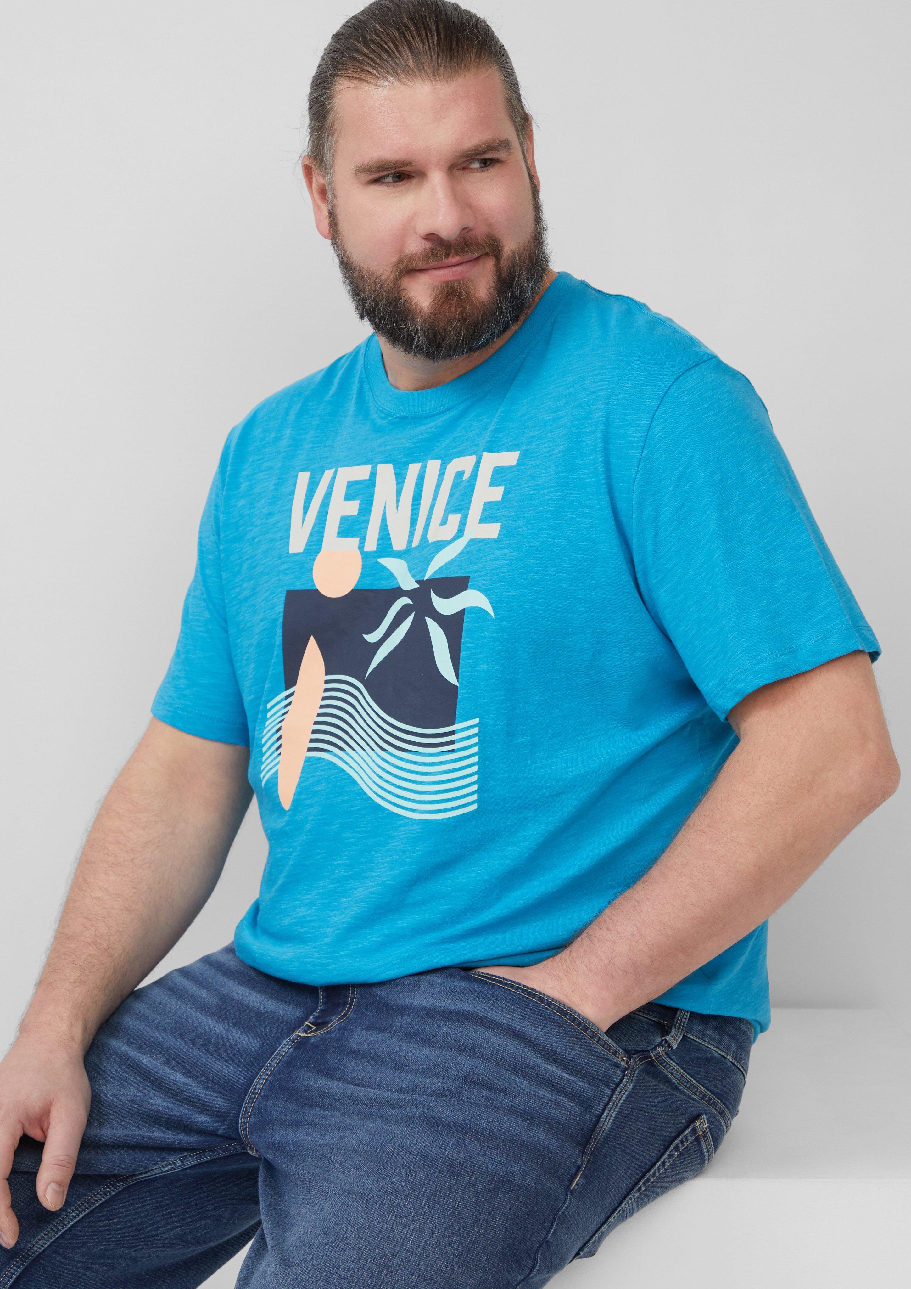 T-shirt in 62D4, 20D6, 01D1, 65D3, 78D6 & 58D5