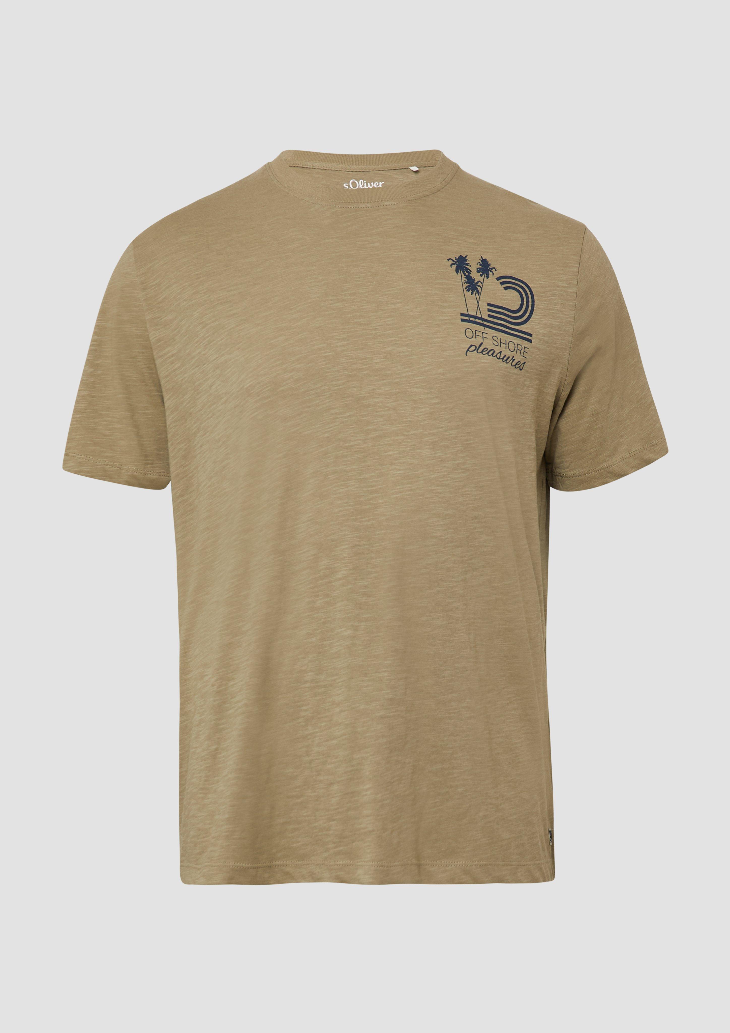 s.Oliver - Baumwoll-T-Shirt mit Frontprint und Flammgarnstruktur, Herren, Grün